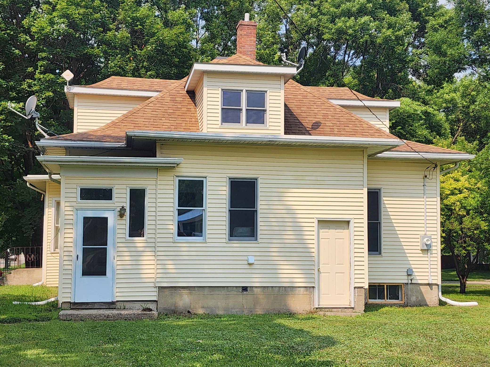 120 Park AVE W, Renville, MN 56284