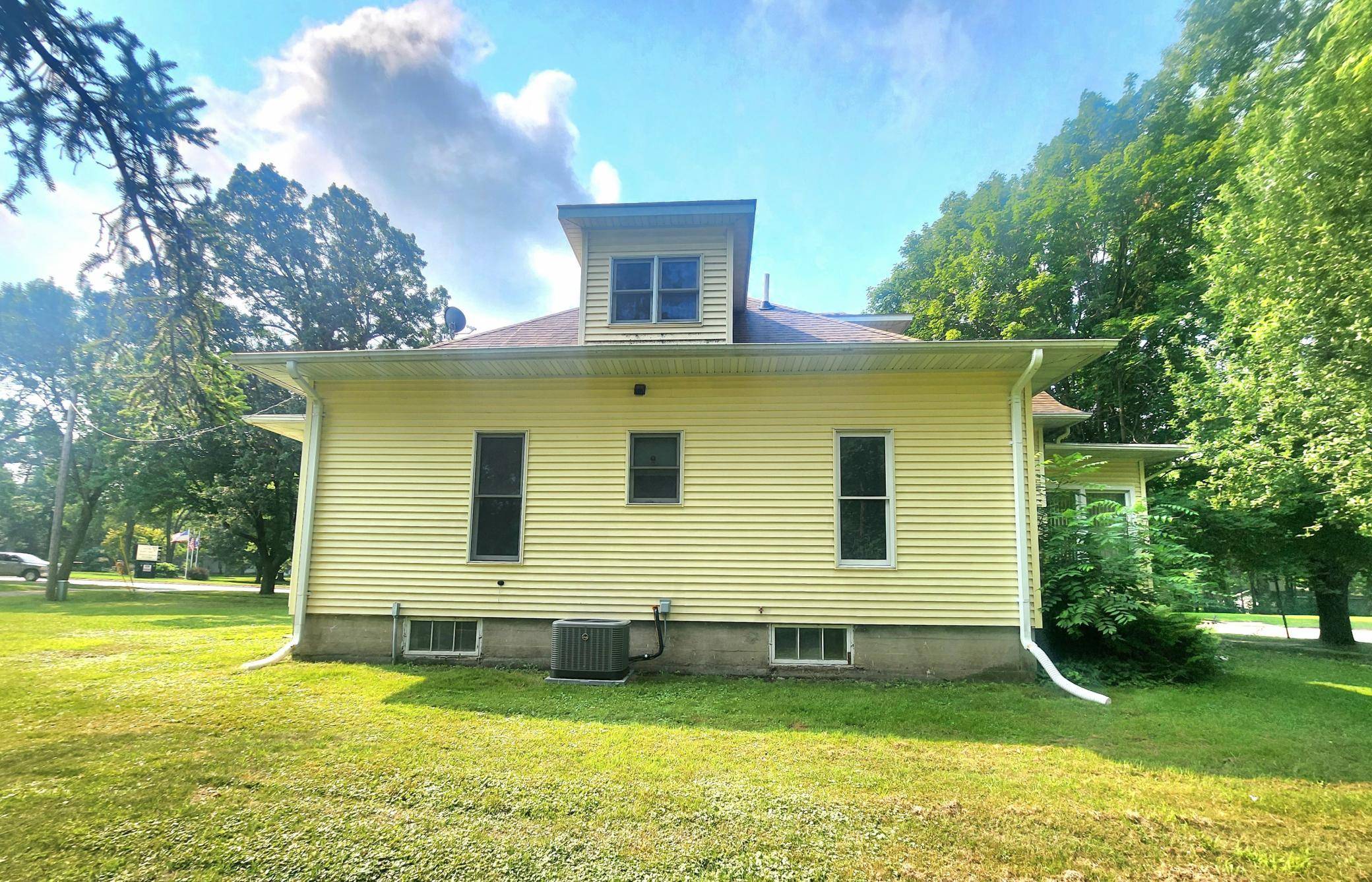 120 Park AVE W, Renville, MN 56284