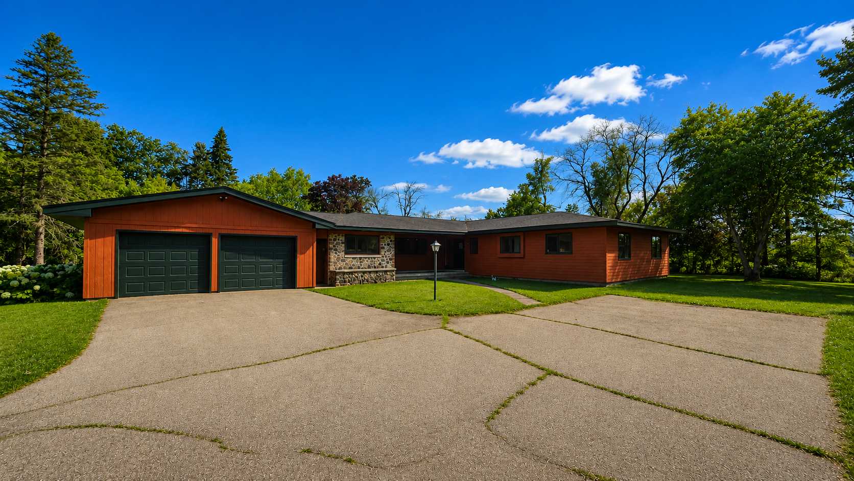 N6367 Pond ST, Manawa, WI 54949