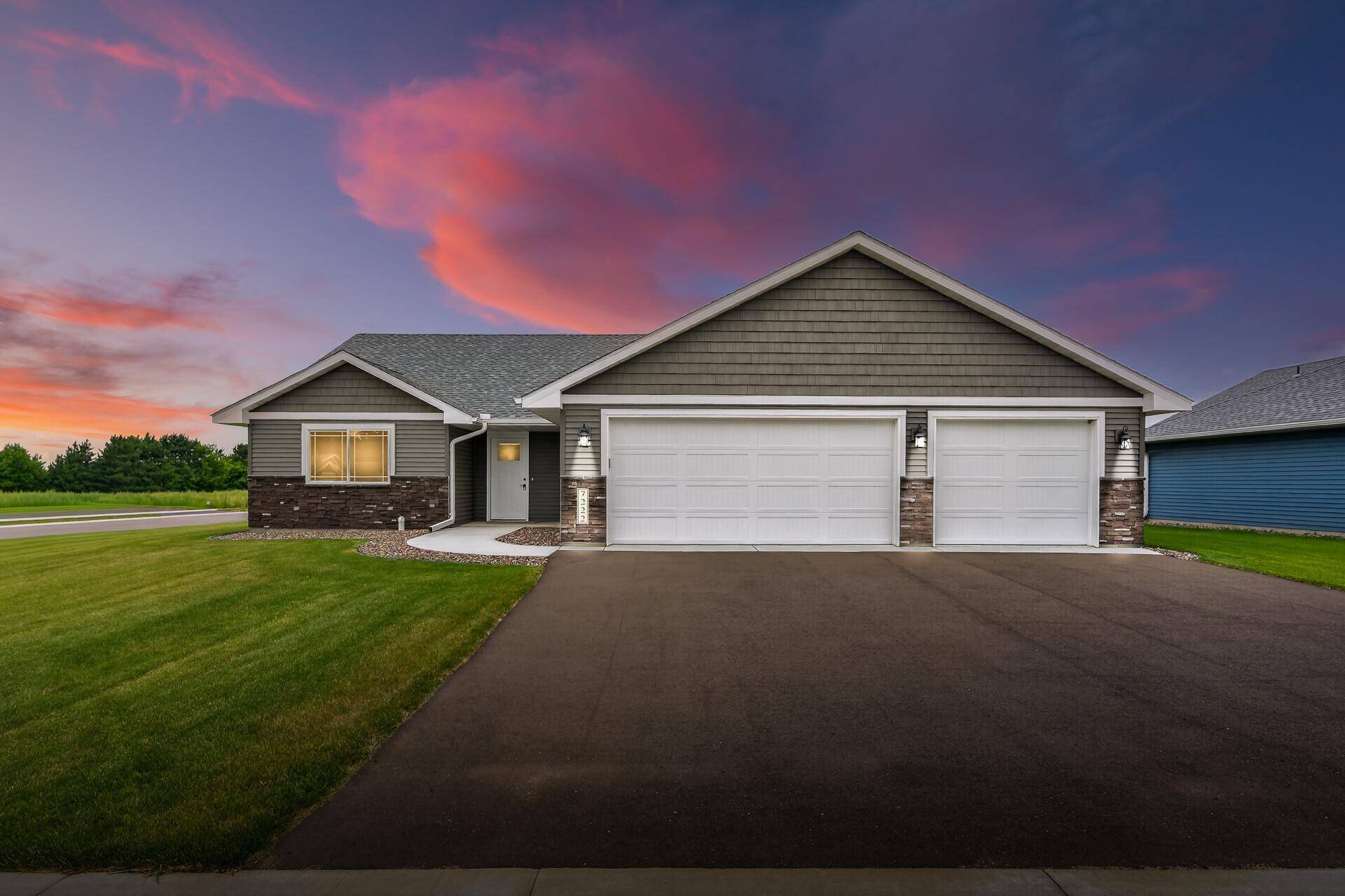 7222 Hawthorne CT, North Branch, MN 55056