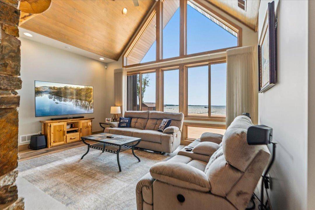 12583 N Pelican LN, Merrifield, MN 56465