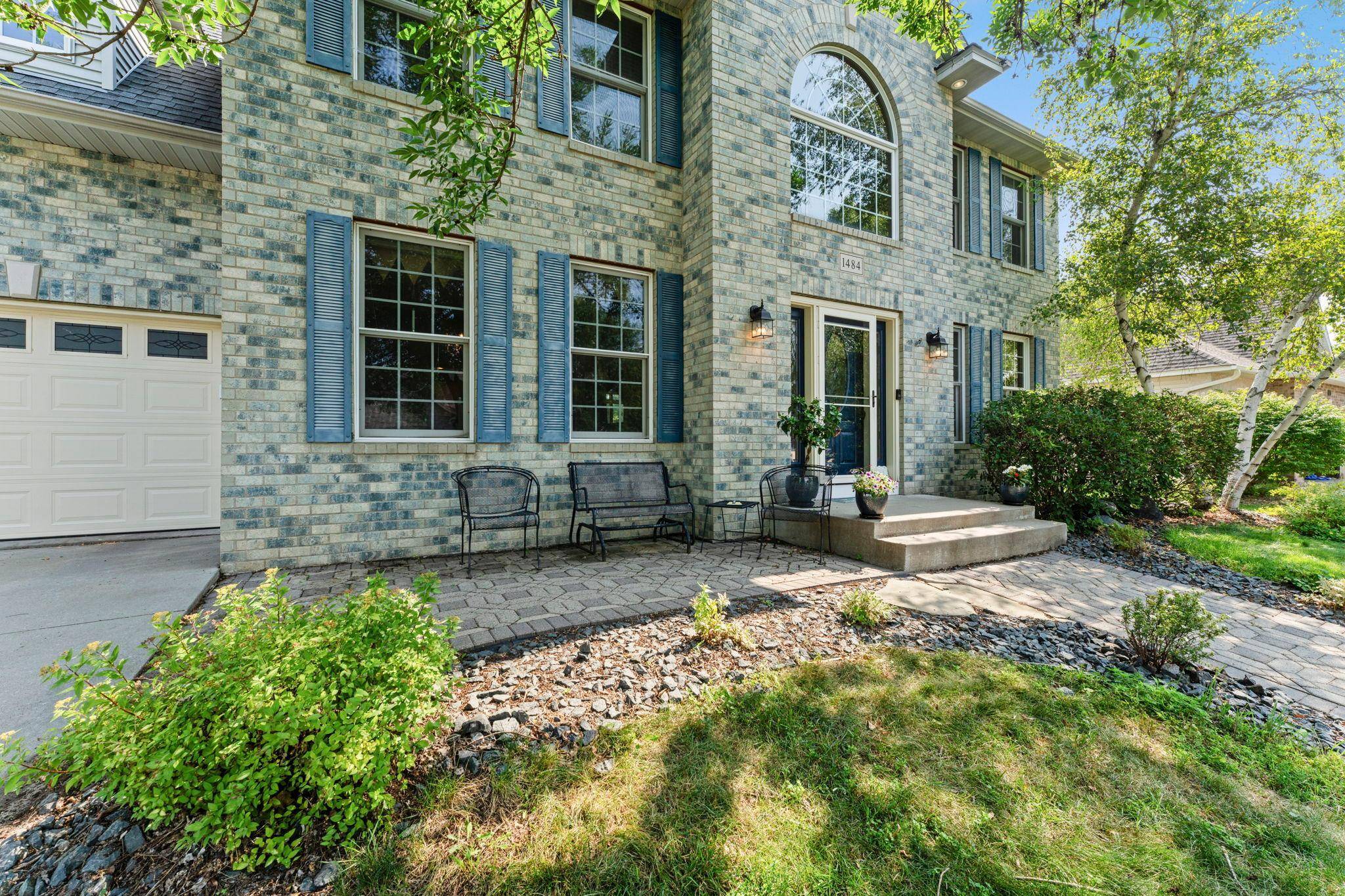 1484 Riverbluff DR, Hastings, MN 55033