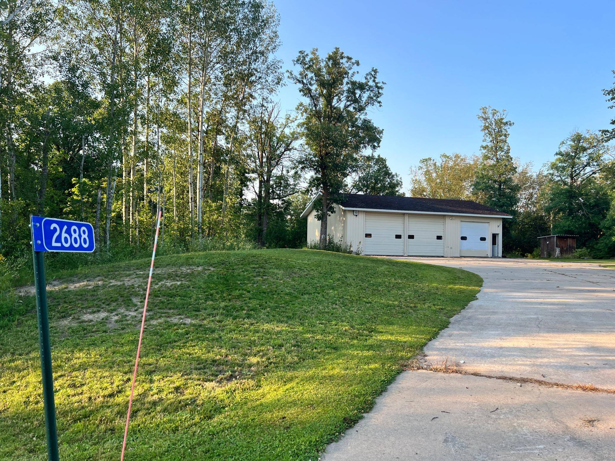 2689 and 2688 Oak LOOP NW, Baudette, MN 56623