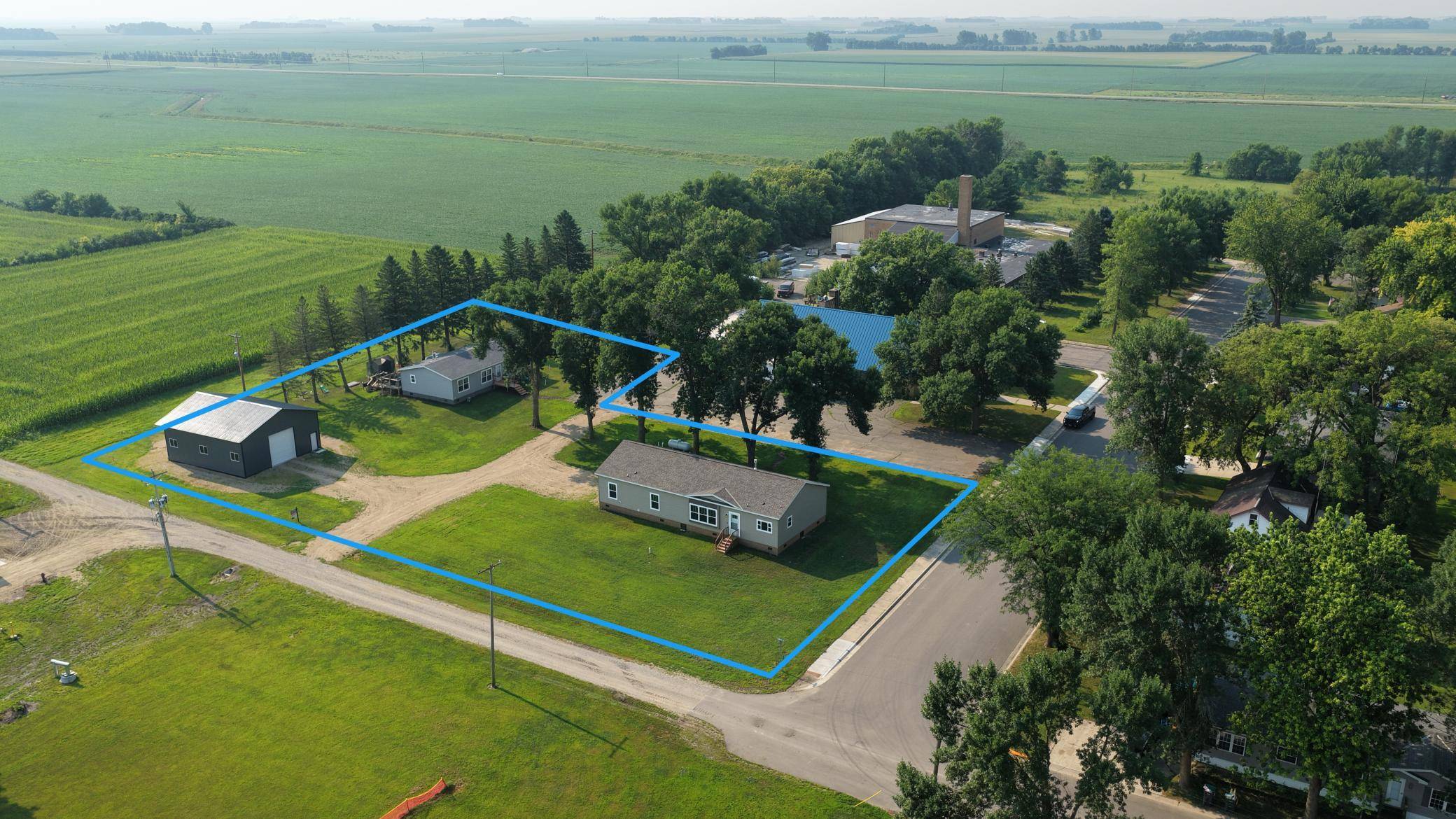 209 / 211 Farmdale RD, Lake Lillian, MN 56253