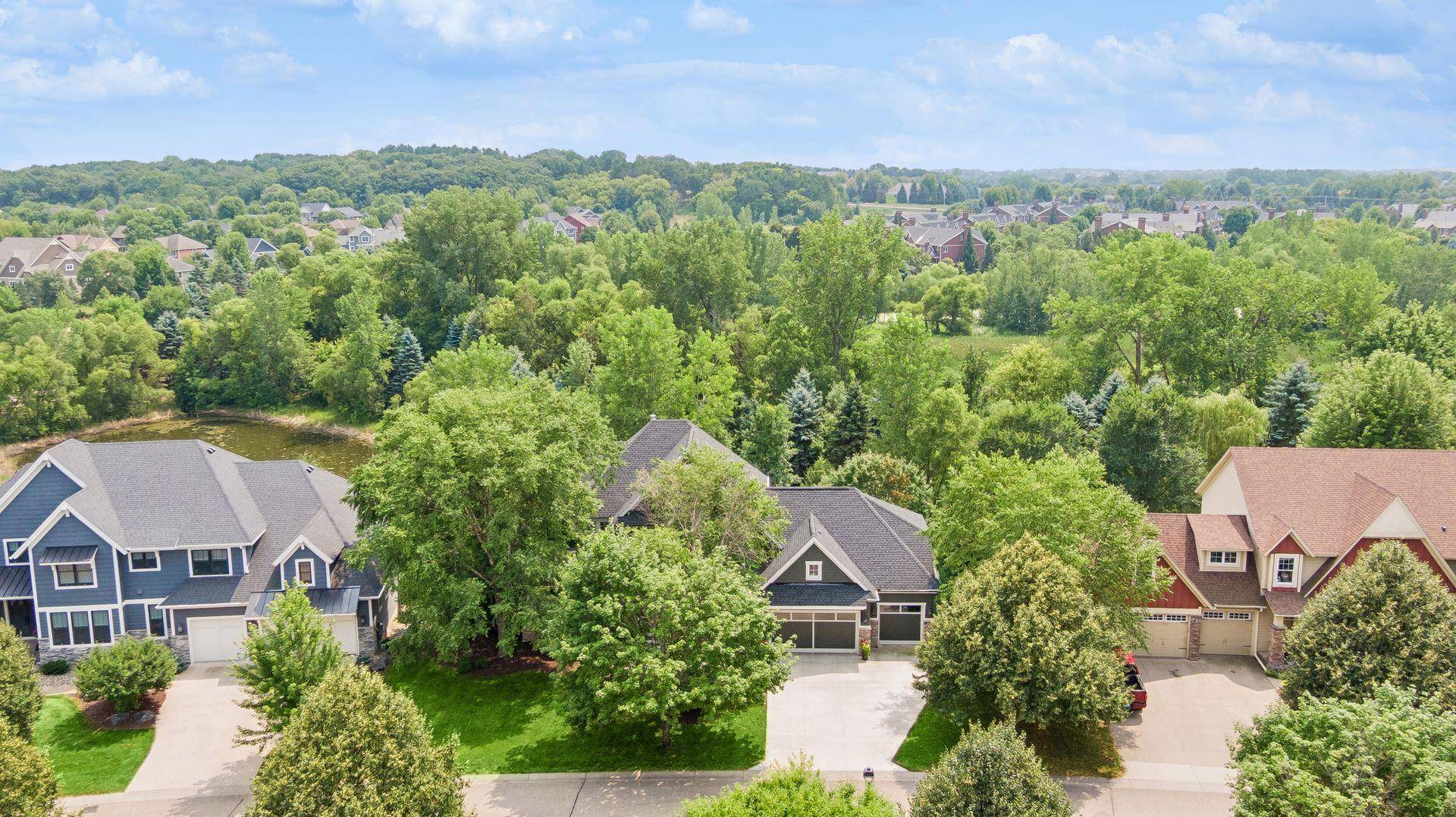 10921 Bentwater LN, Woodbury, MN 55129
