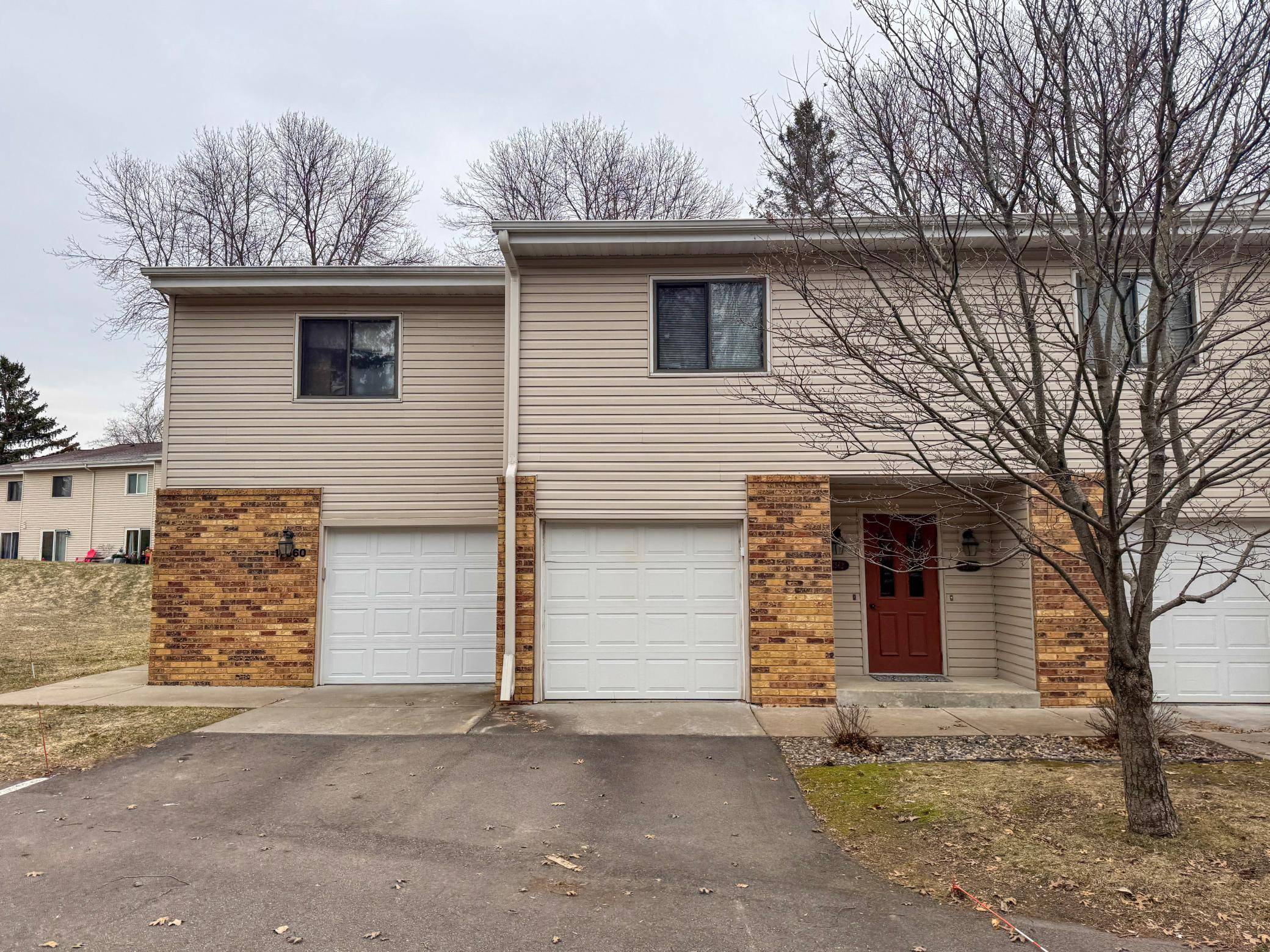 17562 Pond CIR, Eden Prairie, MN 55346