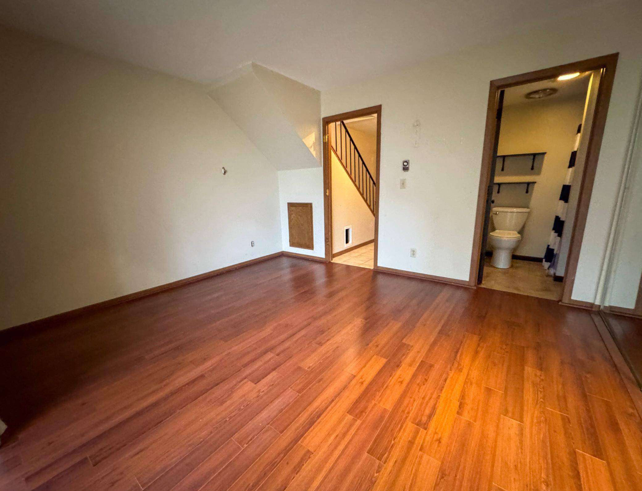 17562 Pond CIR, Eden Prairie, MN 55346