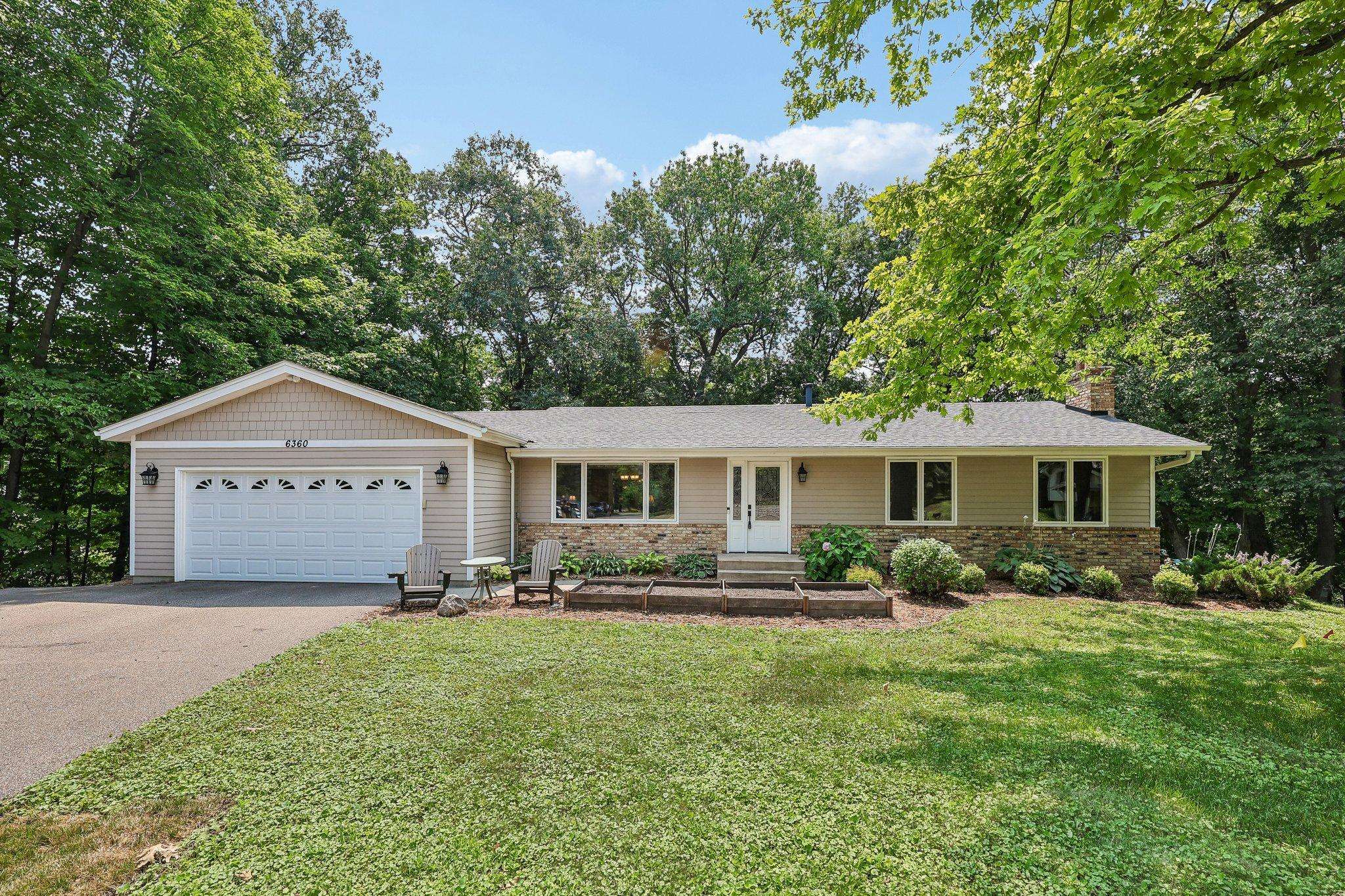 6360 Forest CIR, Chanhassen, MN 55331