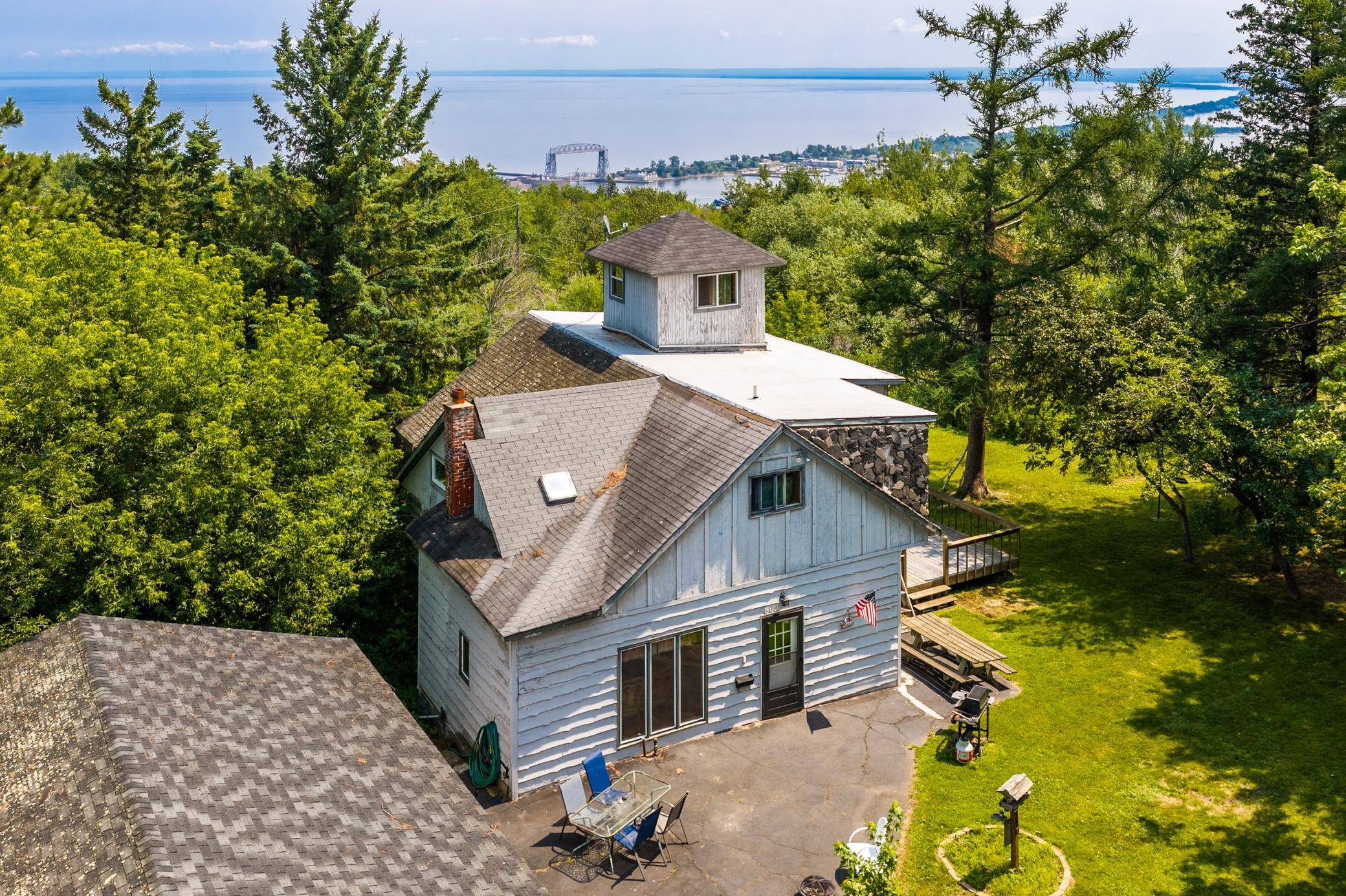 805 W 10th ST, Duluth, MN 55806