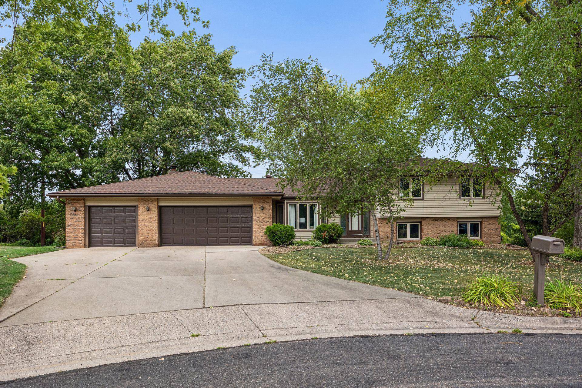 15001 Park AVE, Burnsville, MN 55306