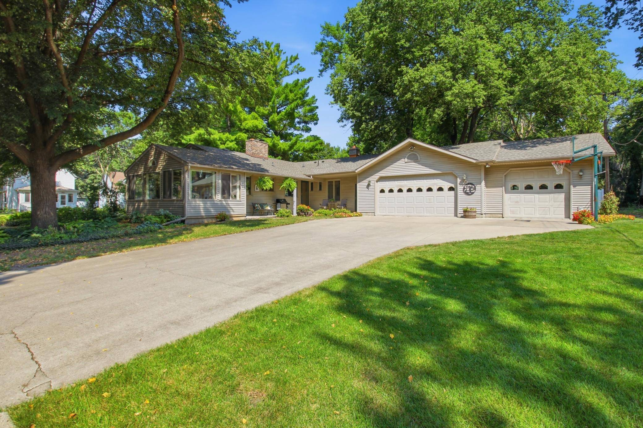 302 N 9th ST, Montevideo, MN 56265