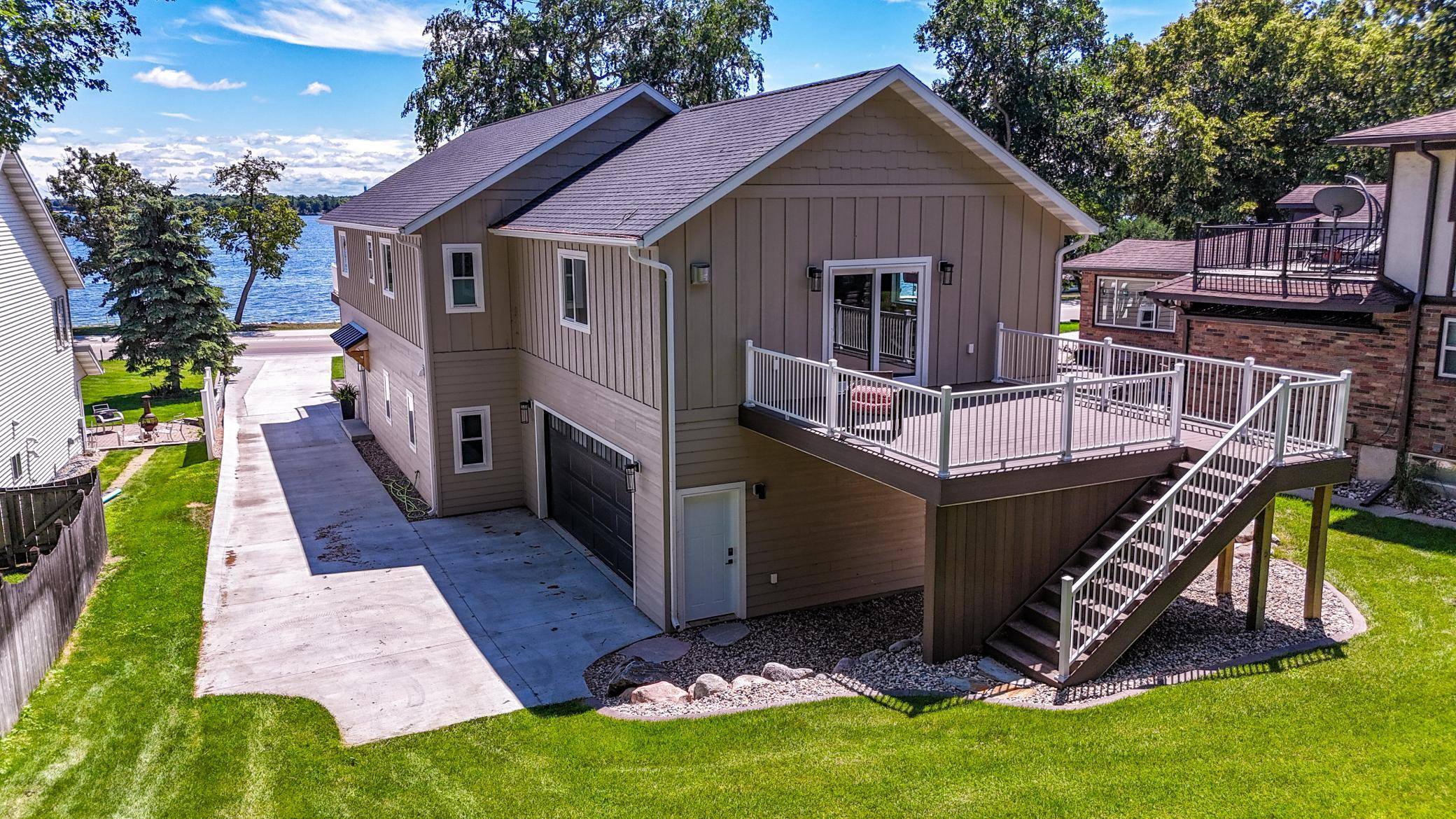 1084 W Lake DR, Detroit Lakes, MN 56501