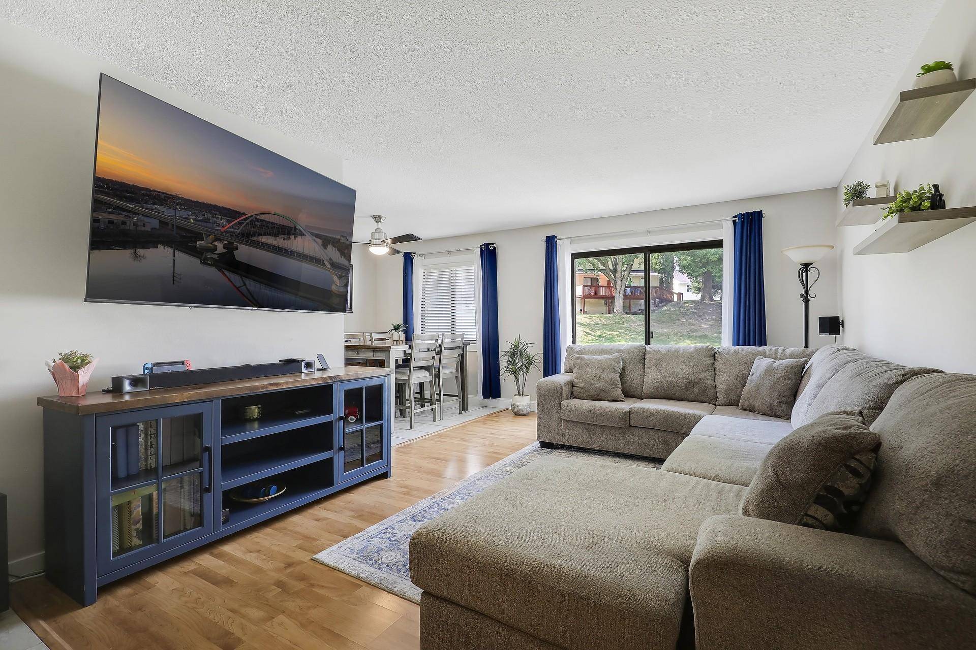 3221 Valley Ridge DR, Eagan, MN 55121