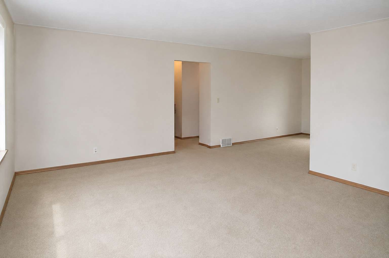 3007 Nash RD, Brooklyn Center, MN 55429