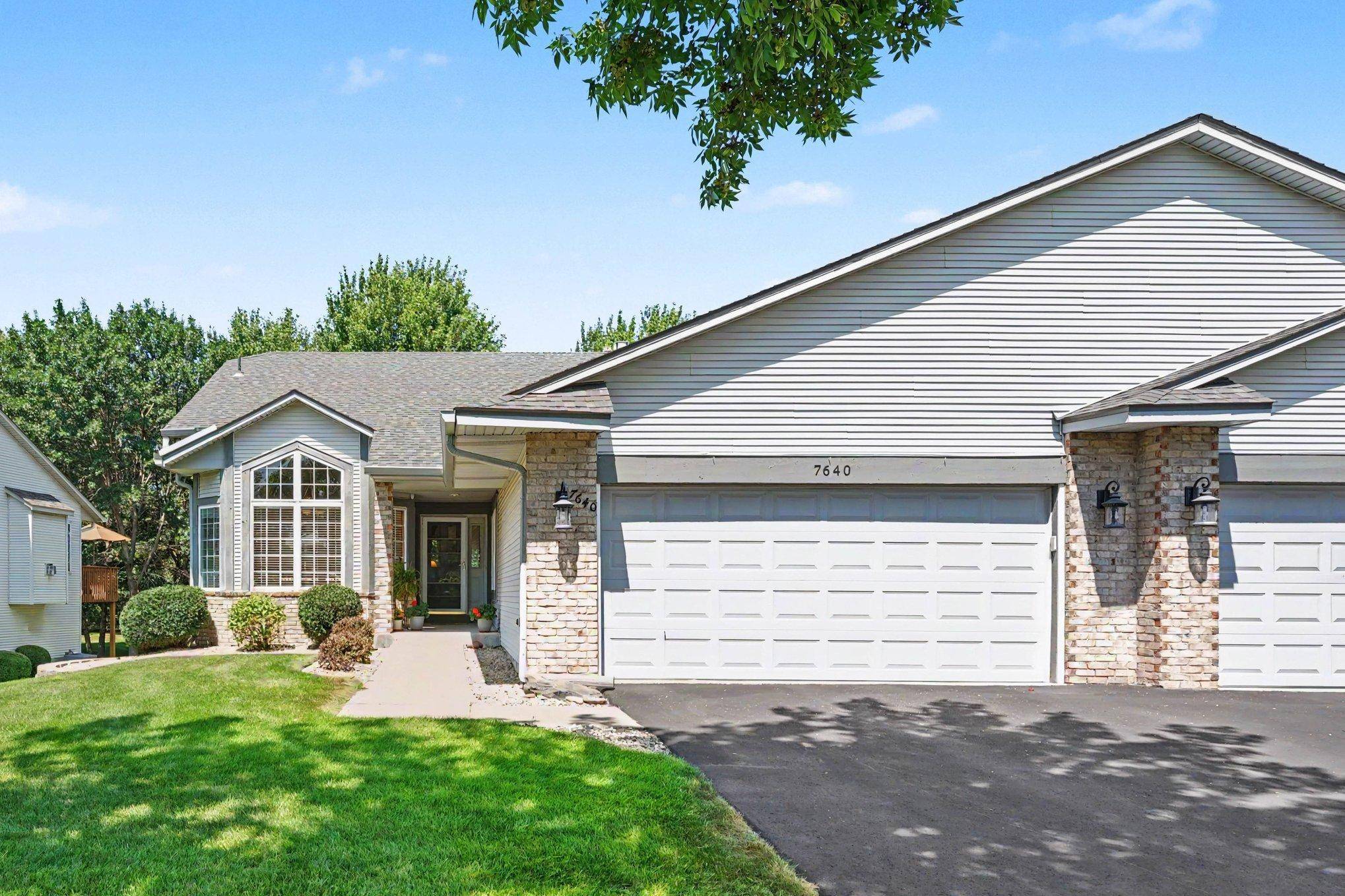 7640 Teal RD, Woodbury, MN 55125