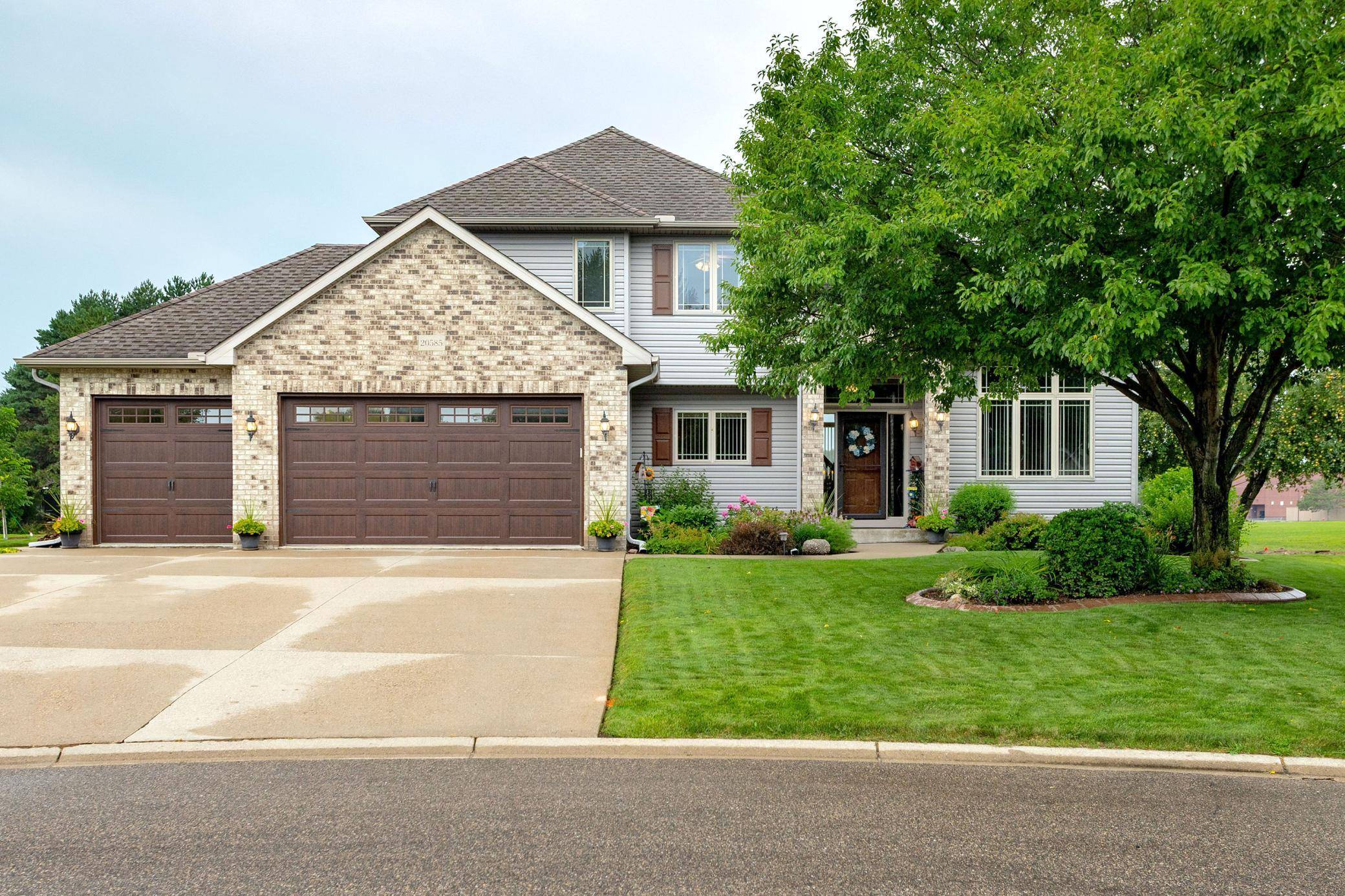20585 Islandview CIR, Lakeville, MN 55044