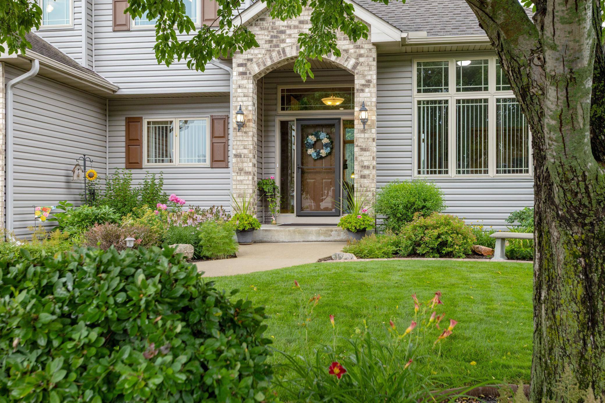 20585 Islandview CIR, Lakeville, MN 55044