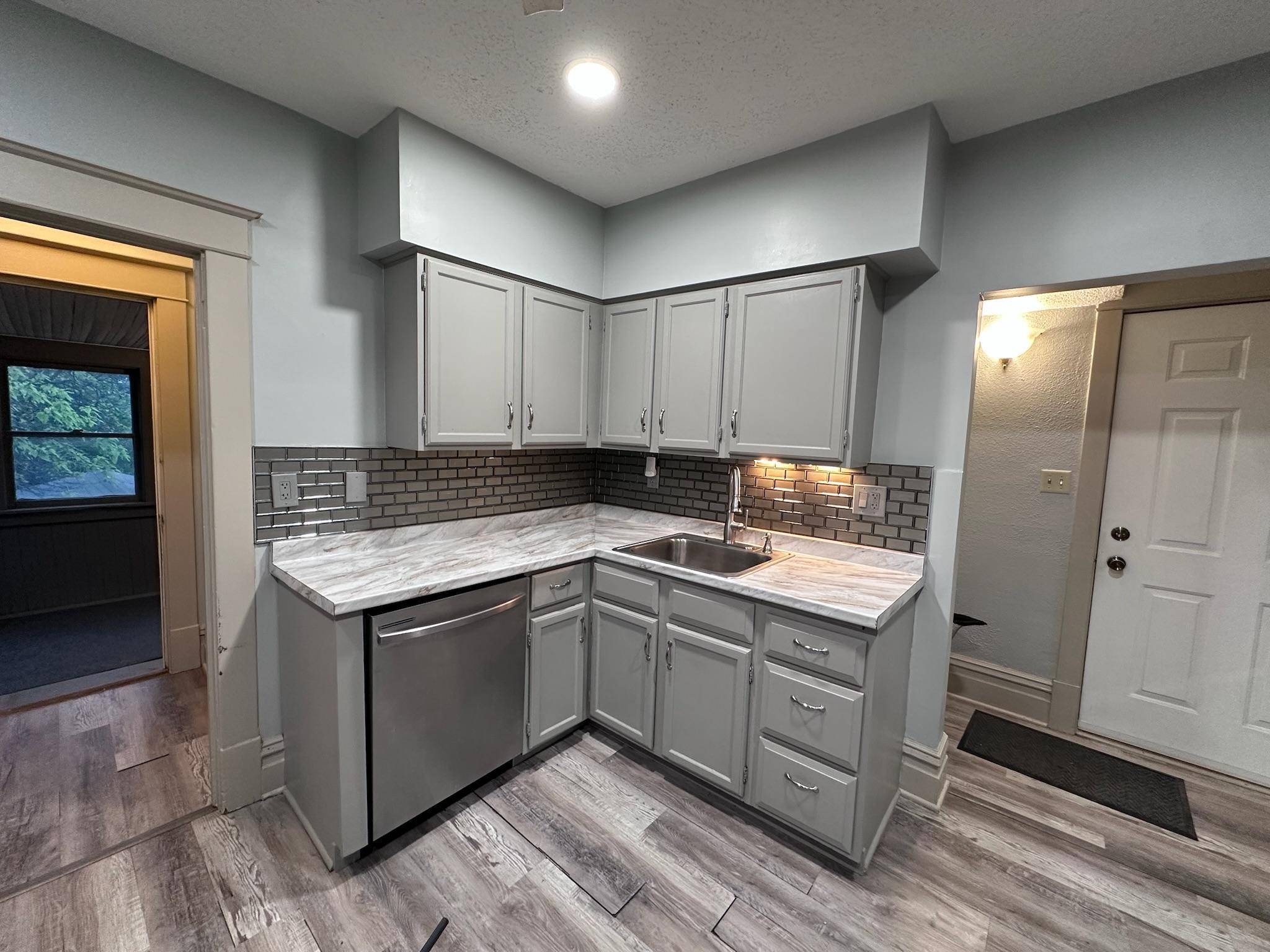 734 Sims AVE, Saint Paul, MN 55106