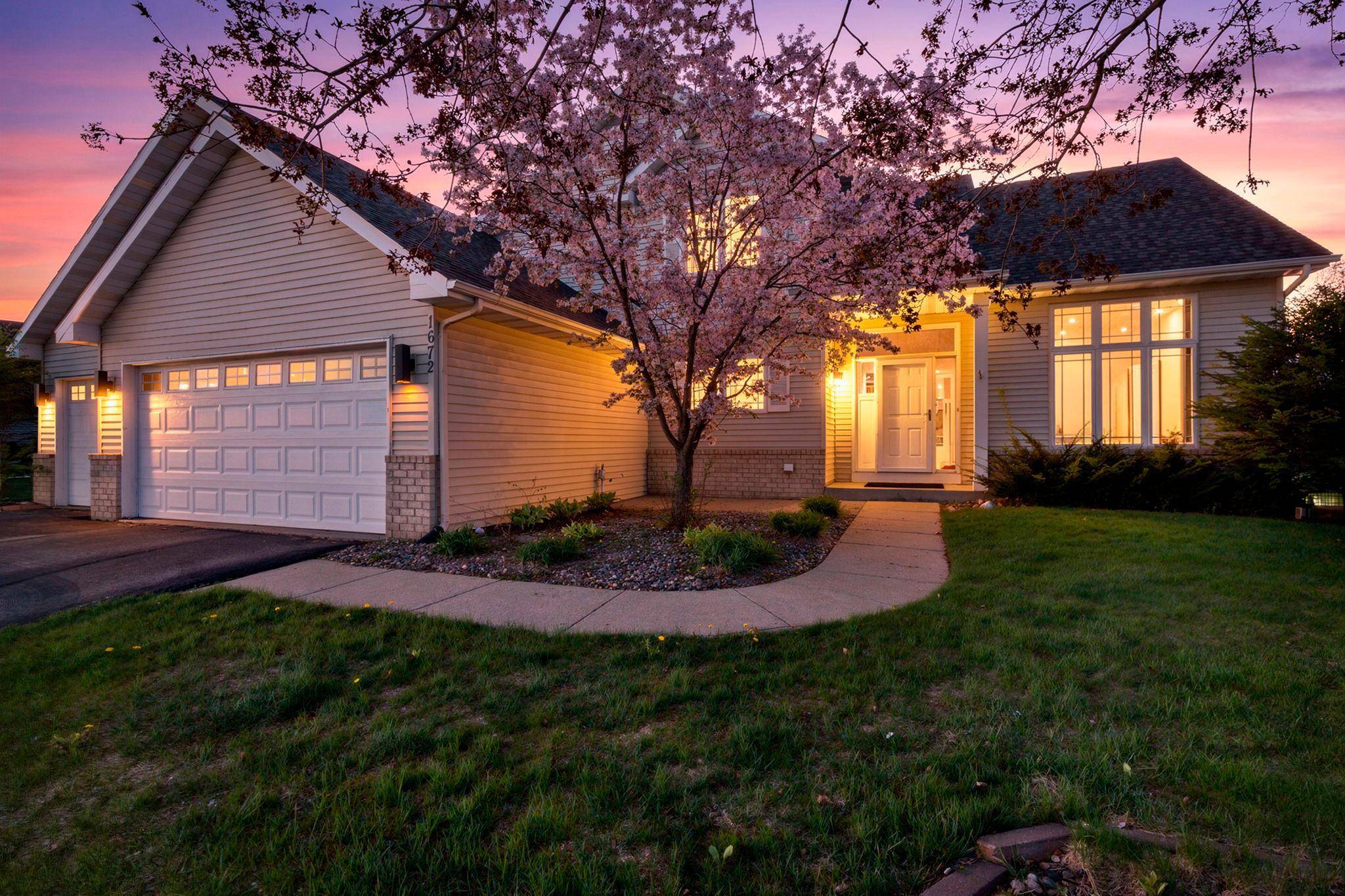 1672 Windsor DR S, Shakopee, MN 55379