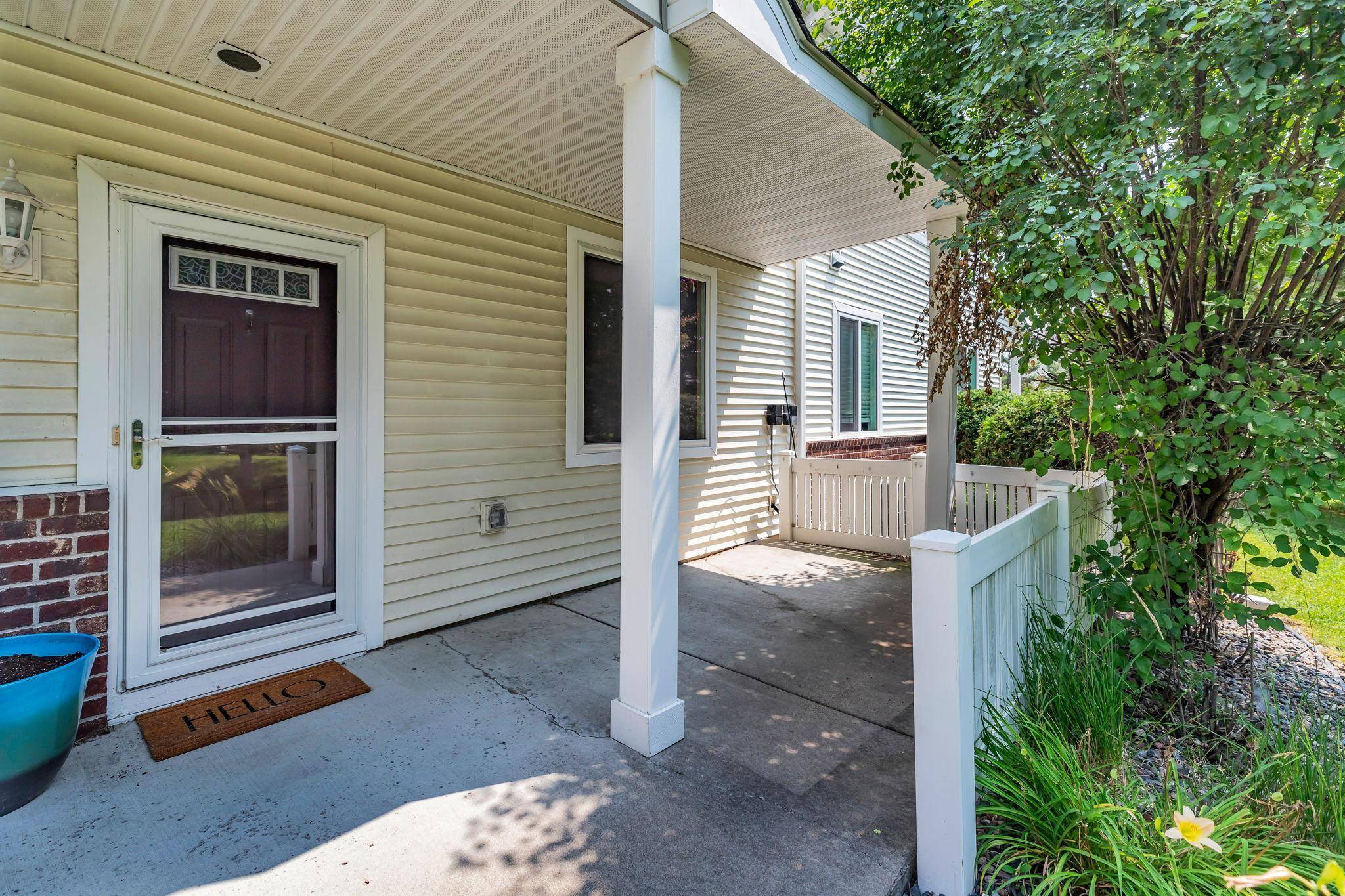 9795 Vagabond LN N, Maple Grove, MN 55311