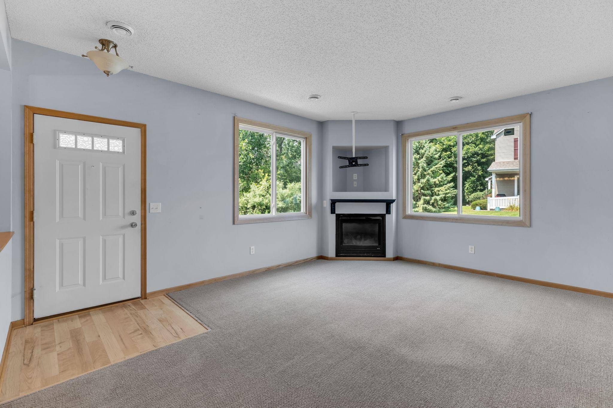 9795 Vagabond LN N, Maple Grove, MN 55311
