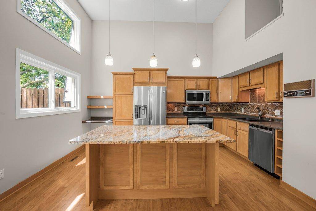1005 W 105th ST, Bloomington, MN 55431