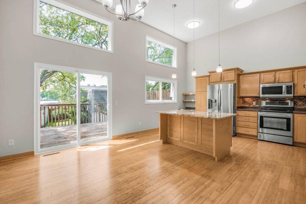 1005 W 105th ST, Bloomington, MN 55431