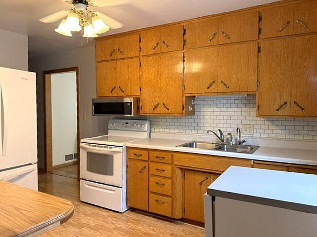 1113 Drake AVE, Windom, MN 56101