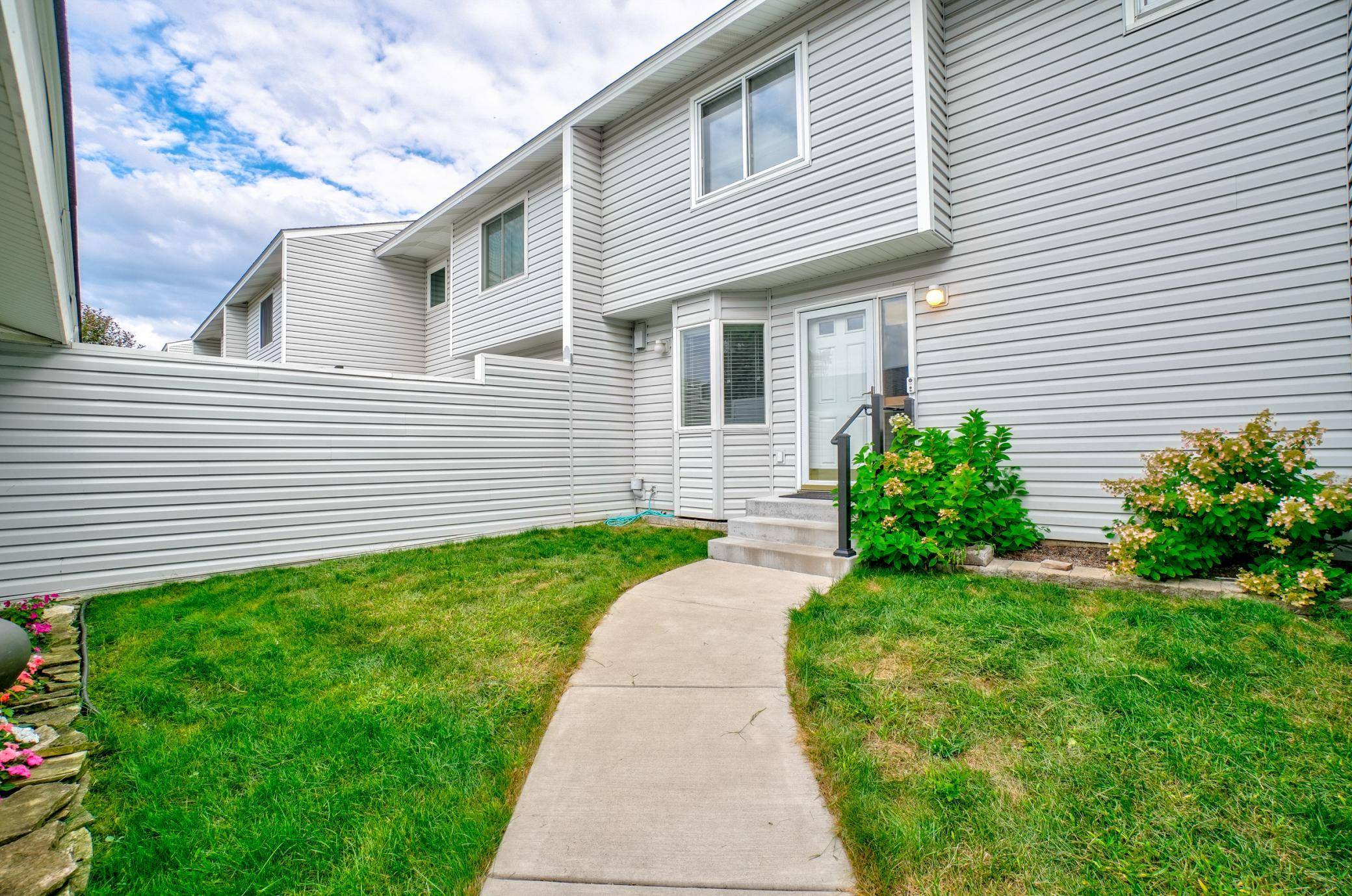 2174 Tower CT, Woodbury, MN 55125