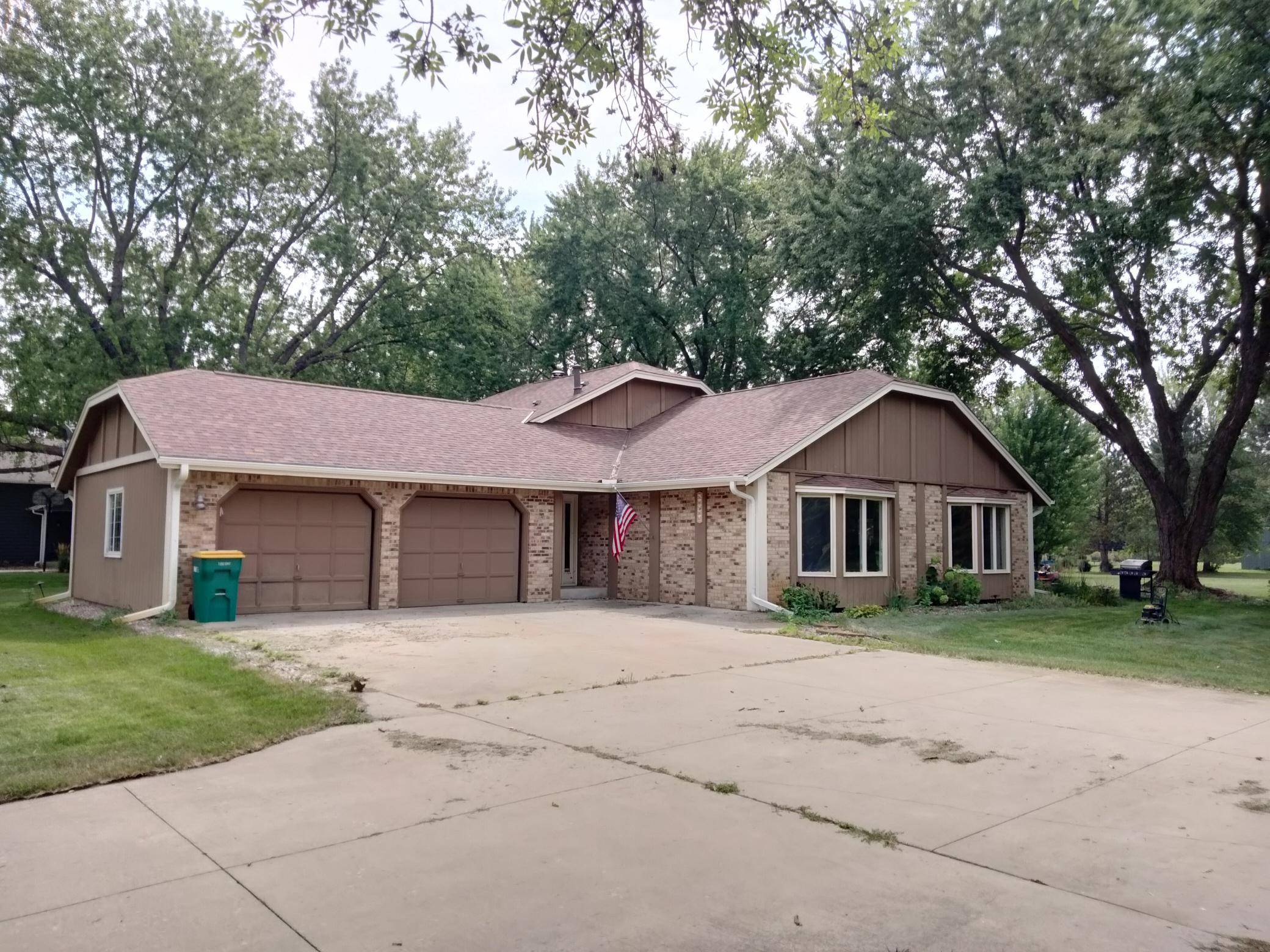 26405 Smithtown RD, Shorewood, MN 55331