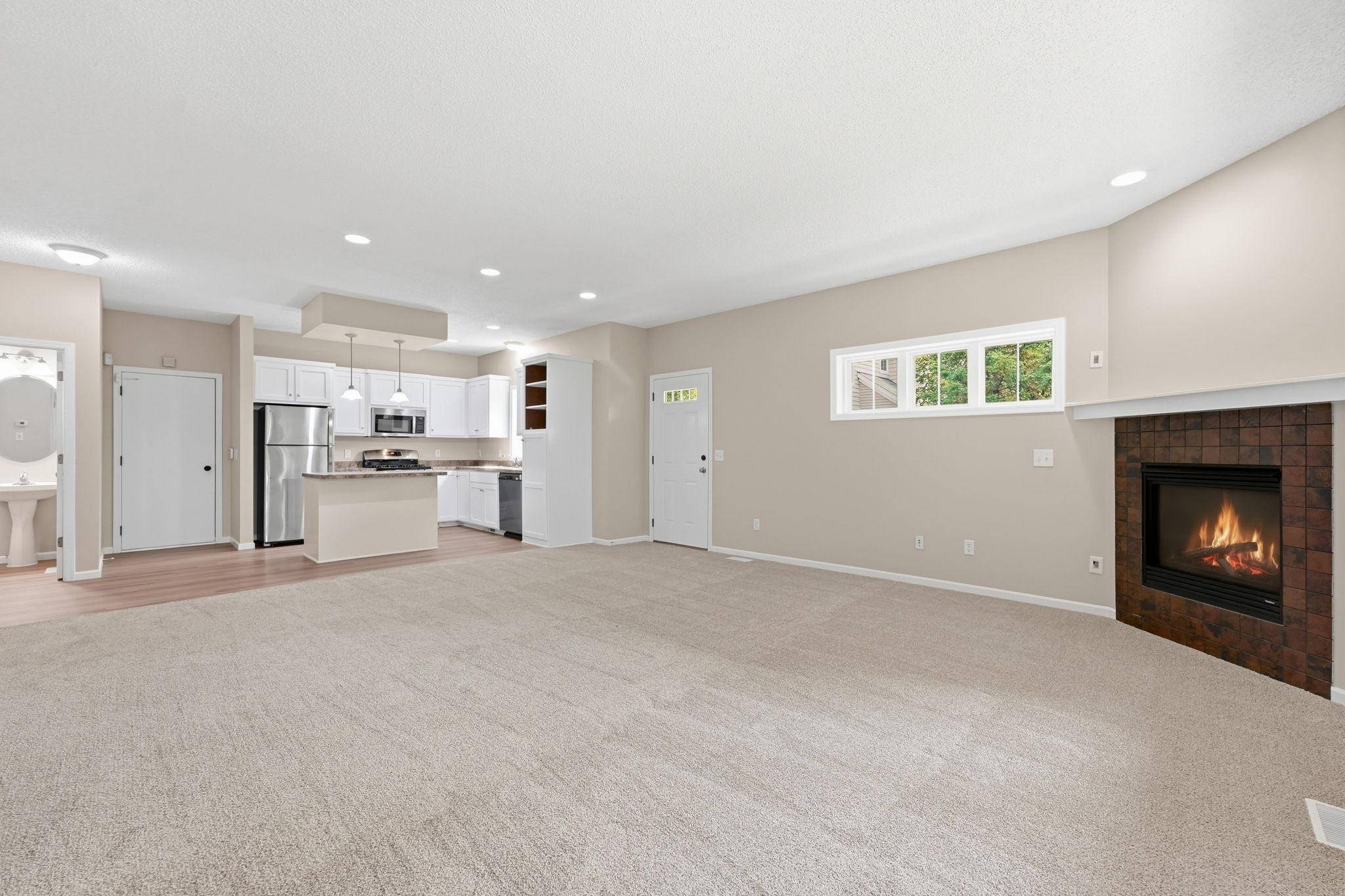3012 Cottage LN N, Maplewood, MN 55109