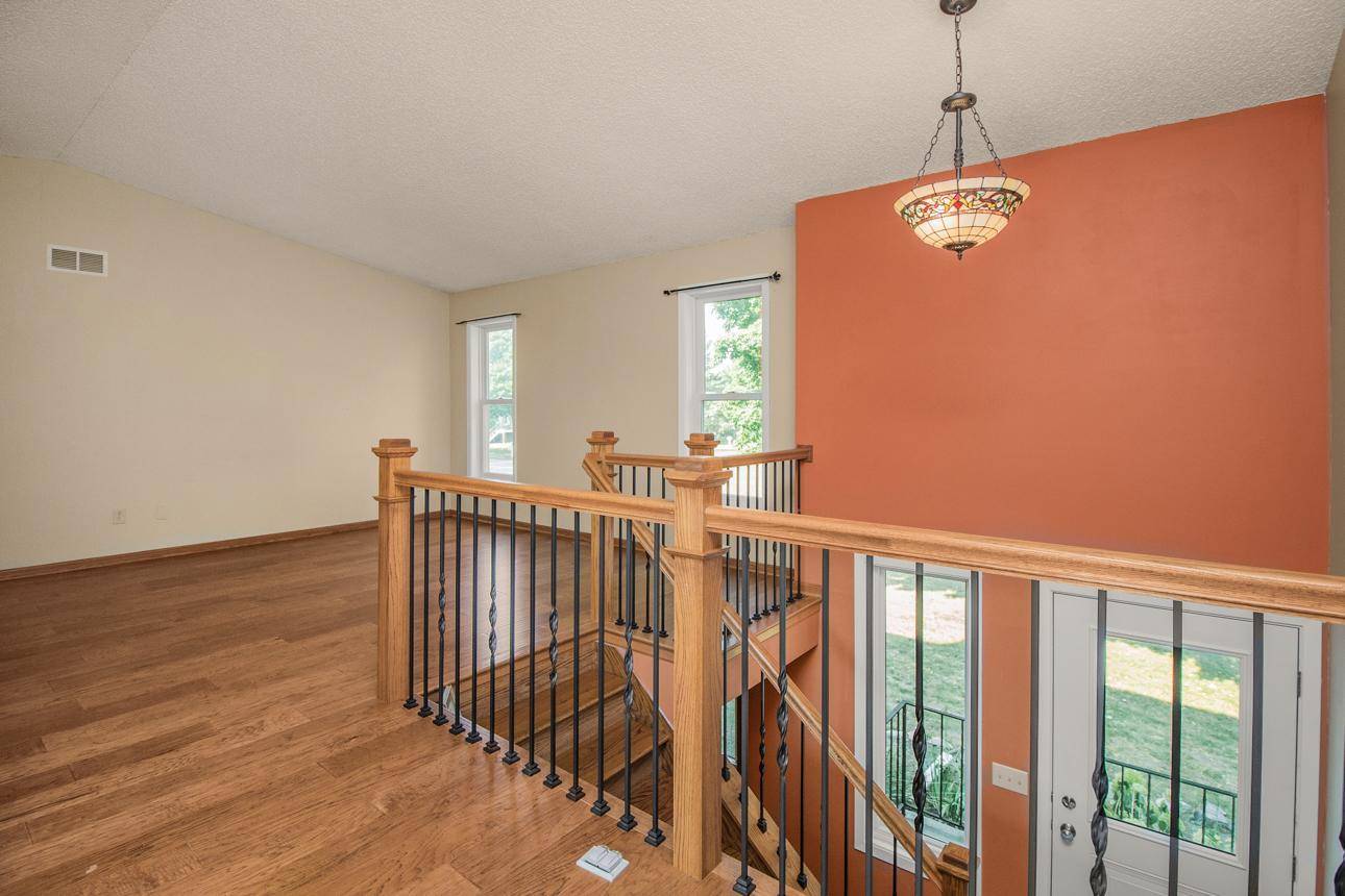 16211 Flagstaff CT S, Lakeville, MN 55068