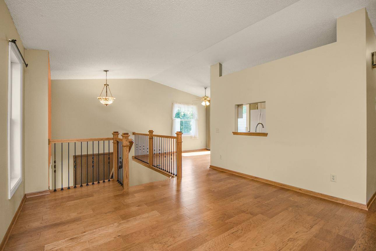 16211 Flagstaff CT S, Lakeville, MN 55068