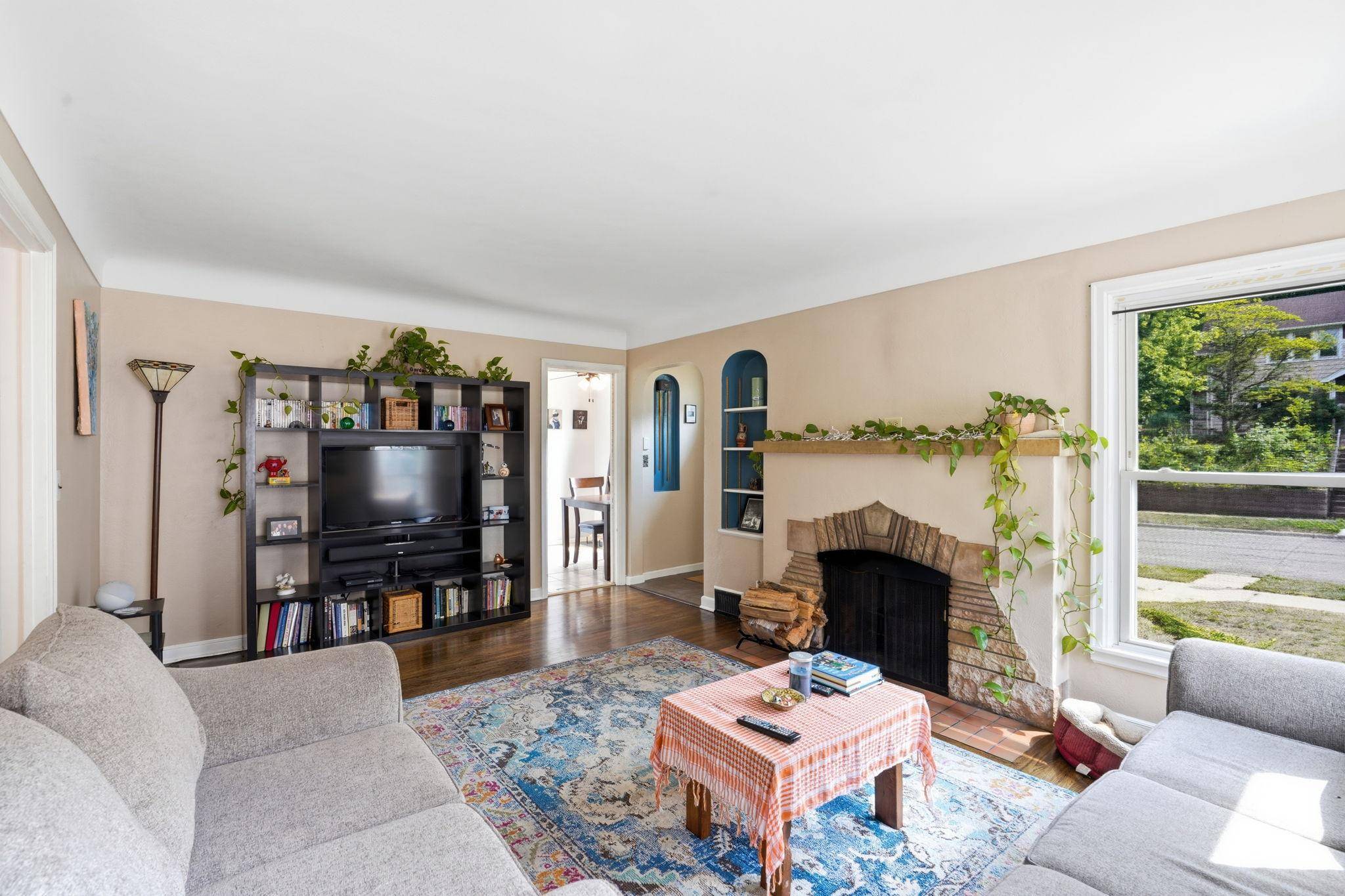 1197 Mclean AVE, Saint Paul, MN 55106