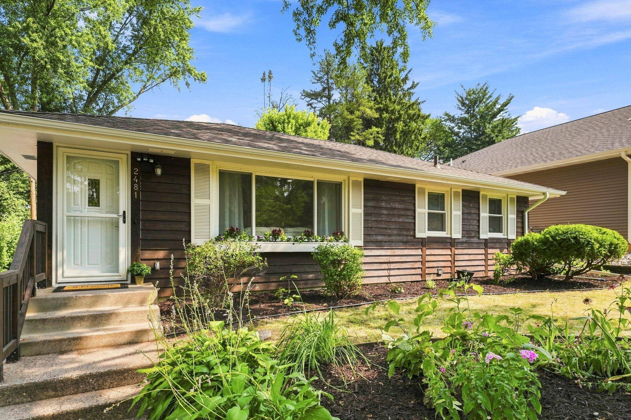 2481 19th AVE E, North Saint Paul, MN 55109