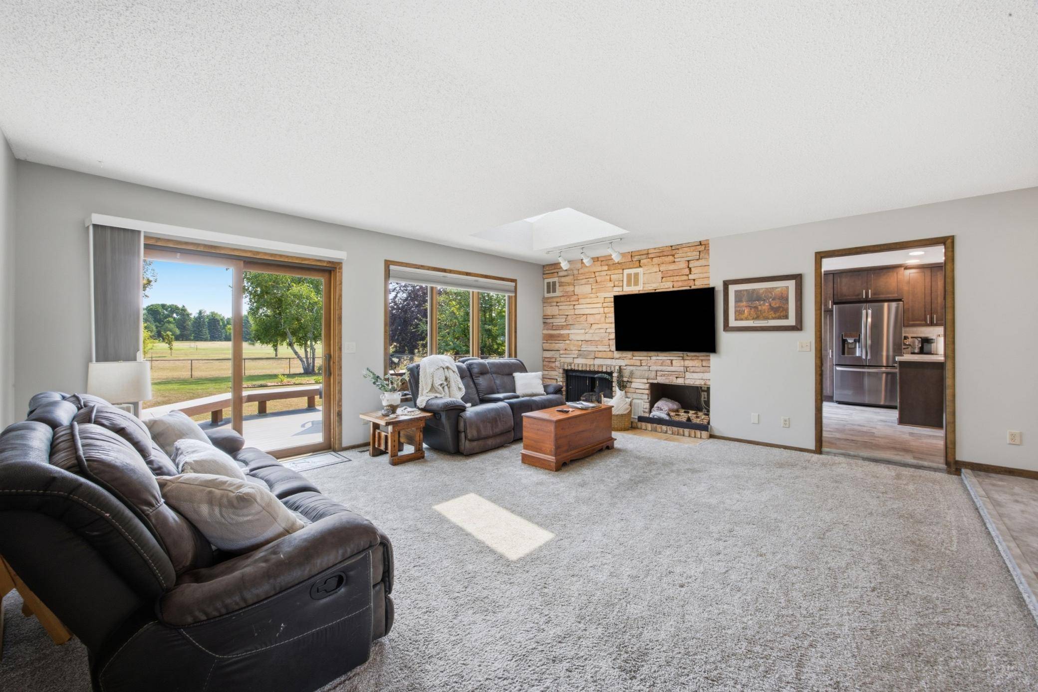 186 Prairiewood DR S, Fargo, ND 58103