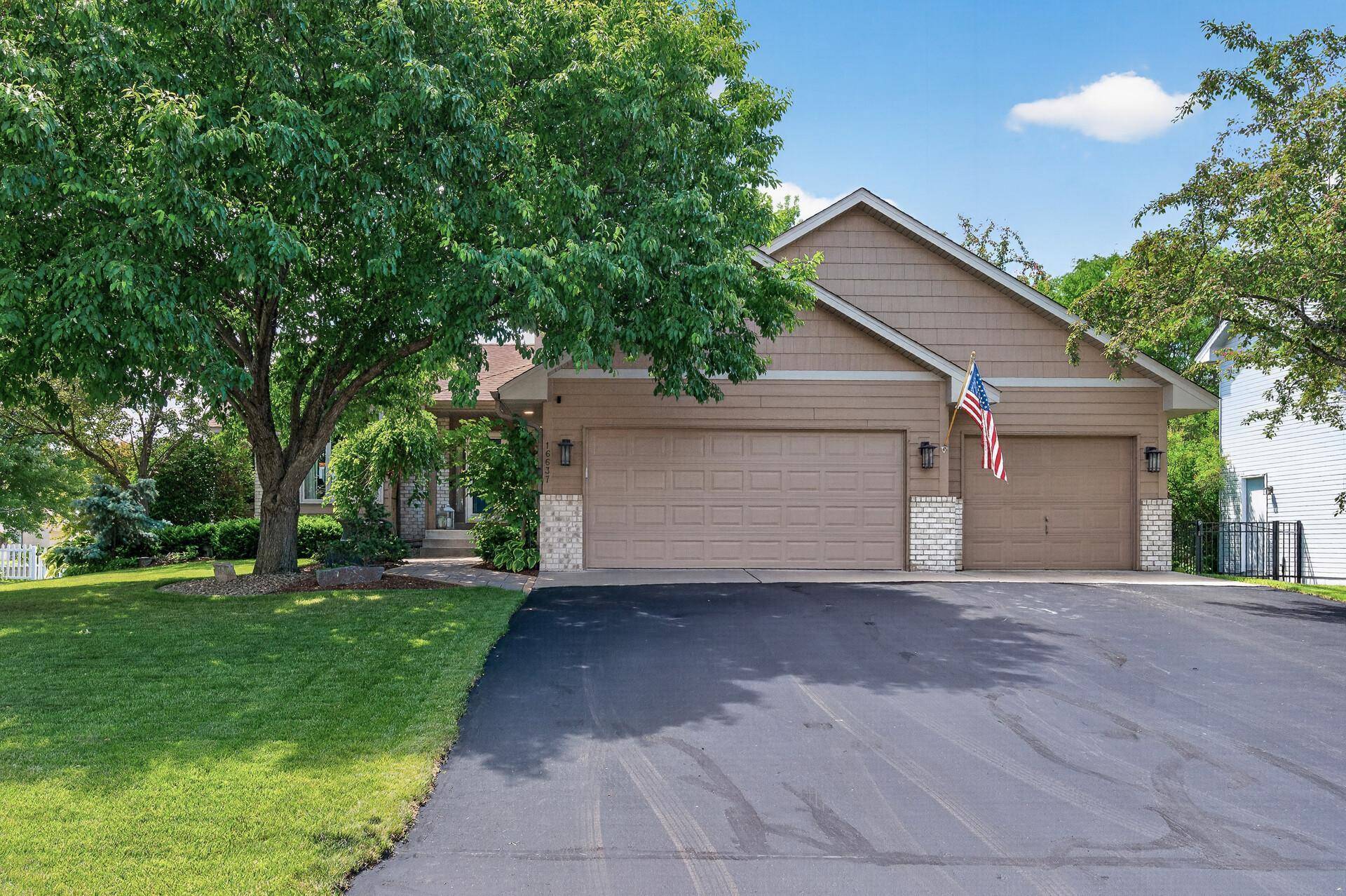 16637 83rd AVE N, Maple Grove, MN 55311