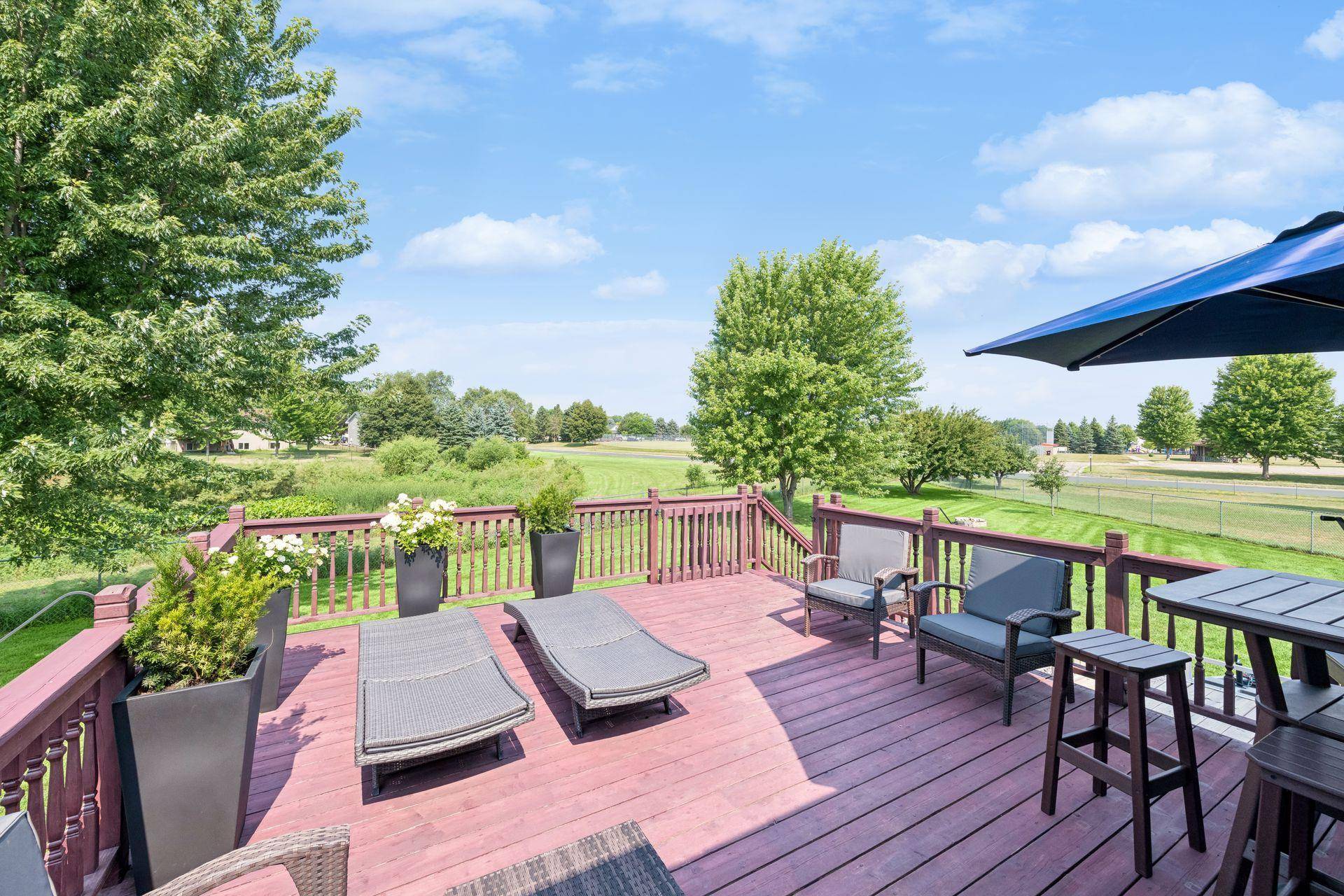 600 Pioneer CIR, Belle Plaine, MN 56011