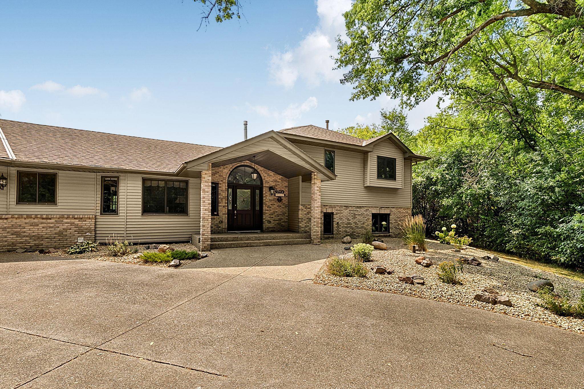 4218 White DR, Saint Cloud, MN 56303