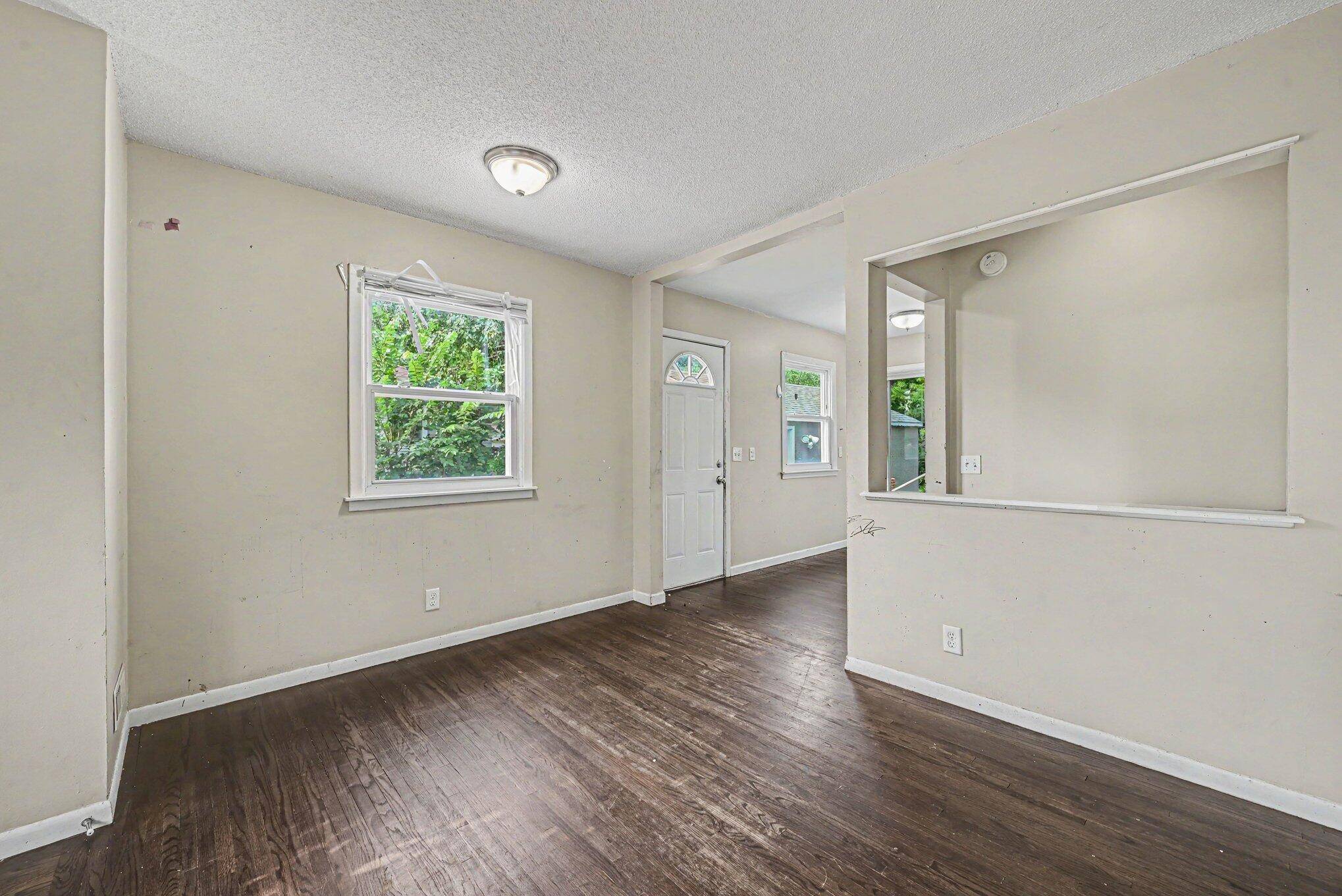 5931 Zenith AVE N, Brooklyn Center, MN 55429