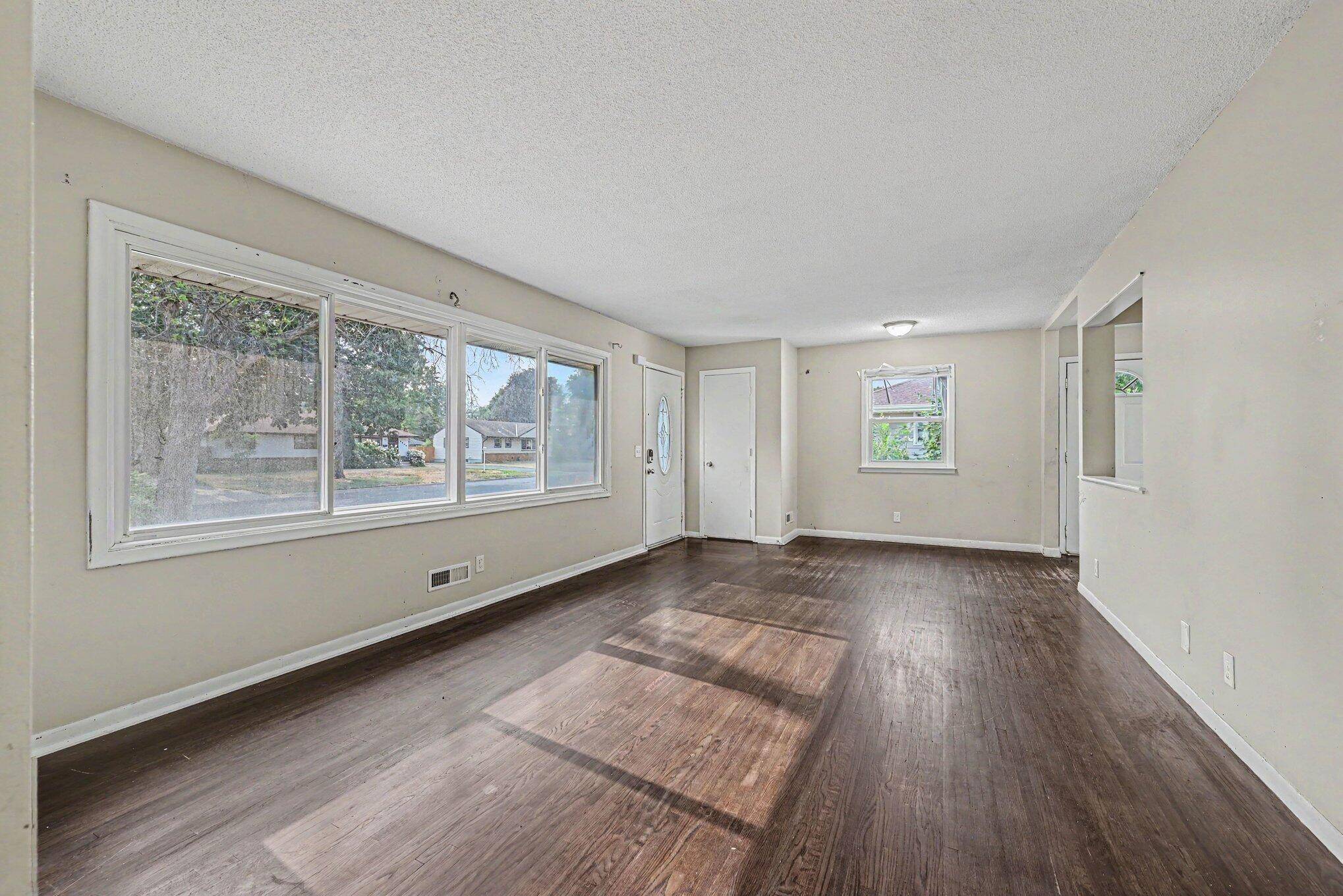 5931 Zenith AVE N, Brooklyn Center, MN 55429