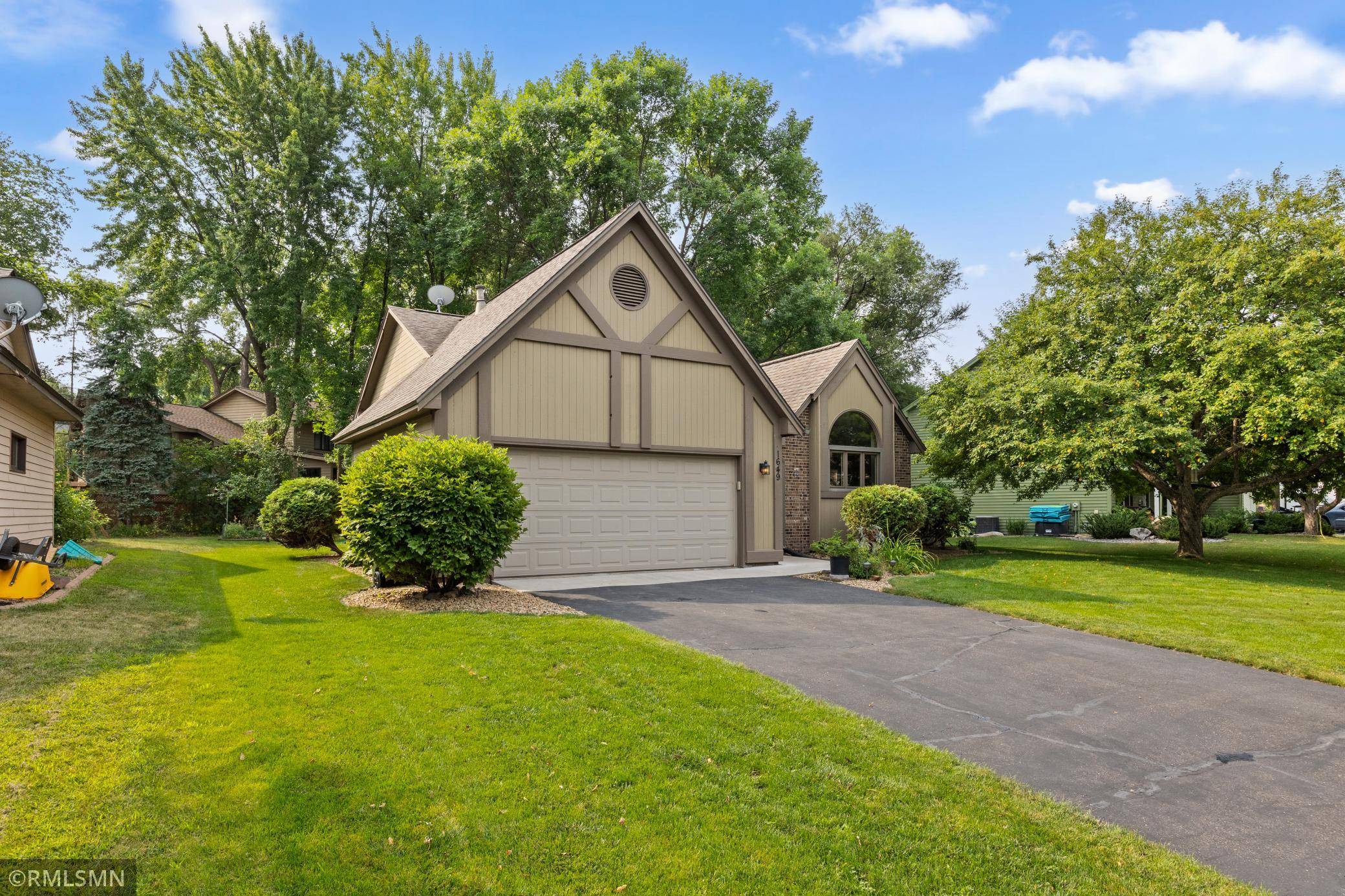 1649 Ashbury PL, Eagan, MN 55122