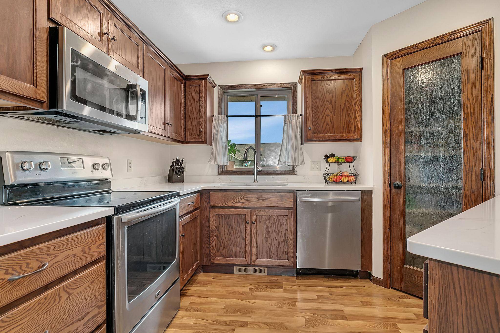 105 Estate DR, Avon, MN 56310