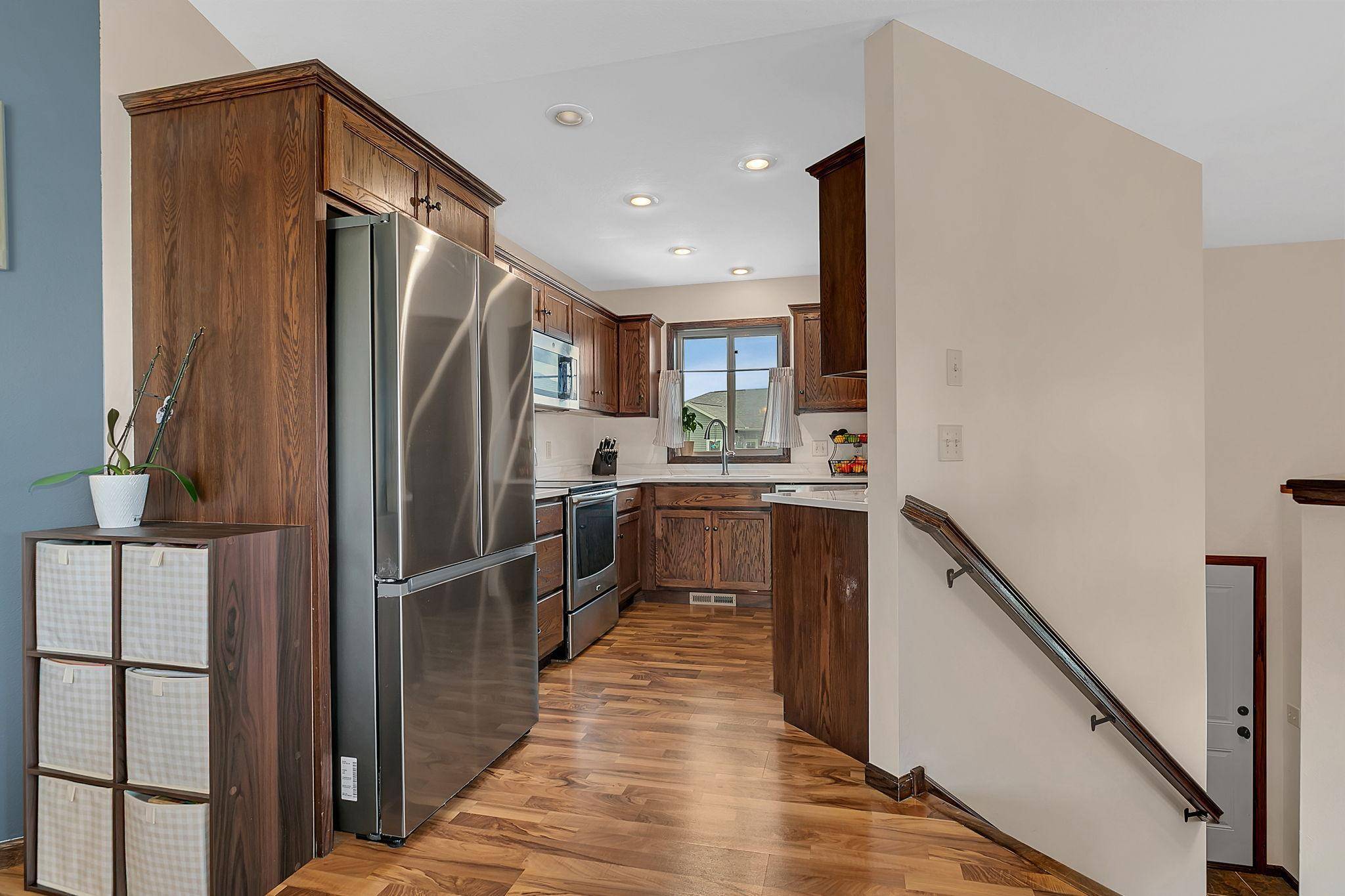 105 Estate DR, Avon, MN 56310