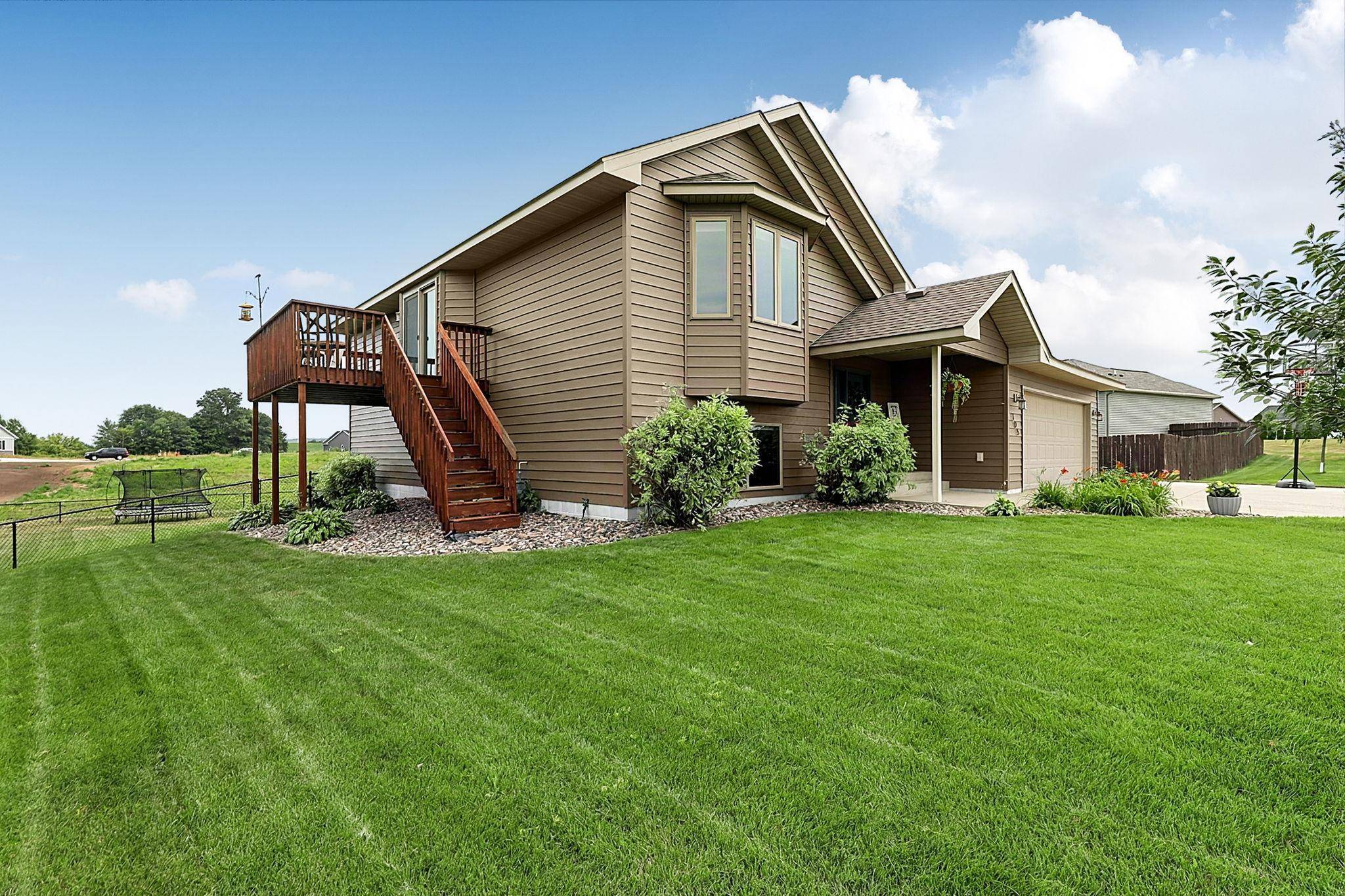 105 Estate DR, Avon, MN 56310