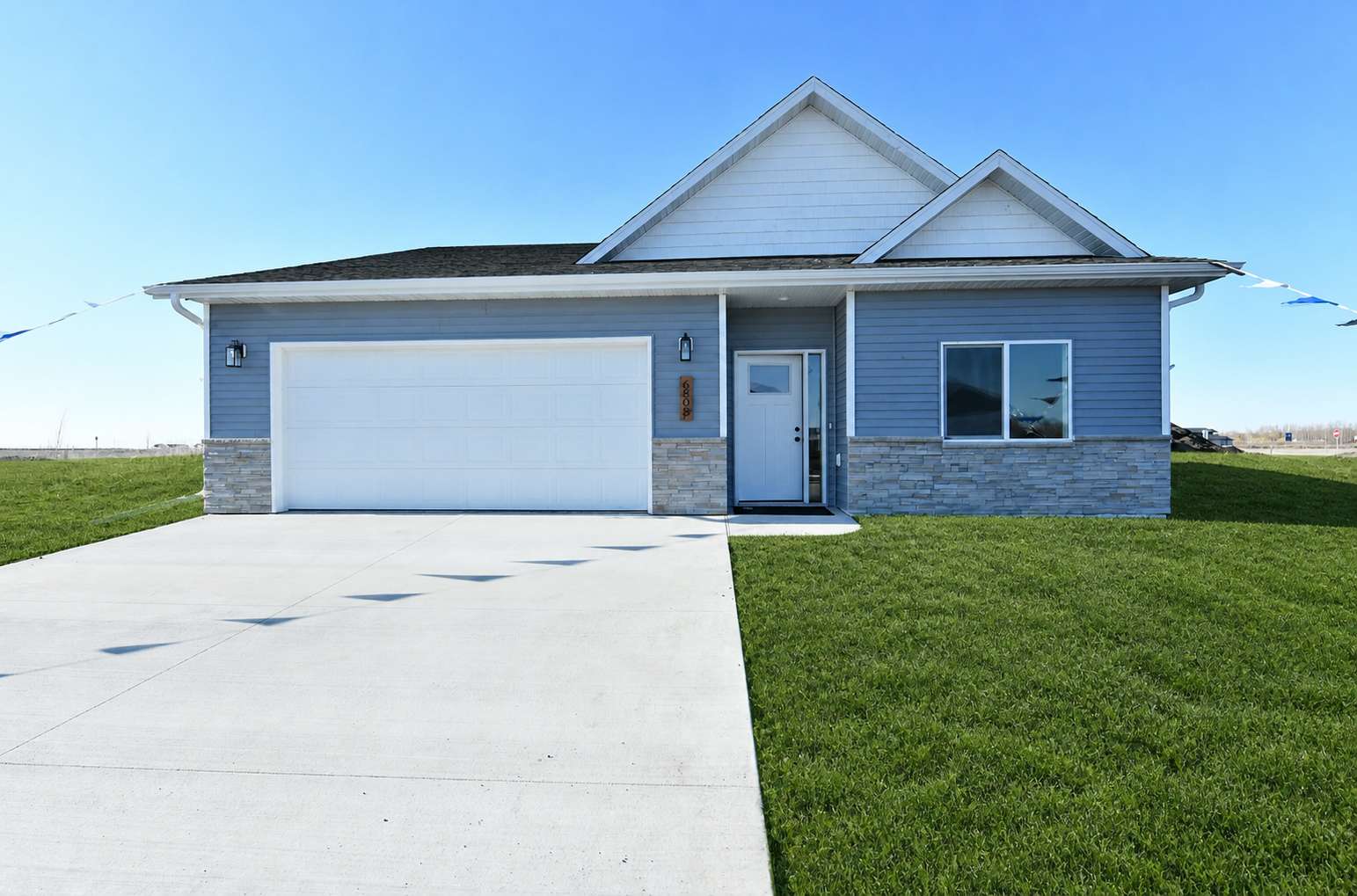 7030 65 ST S, Horace, ND 58047