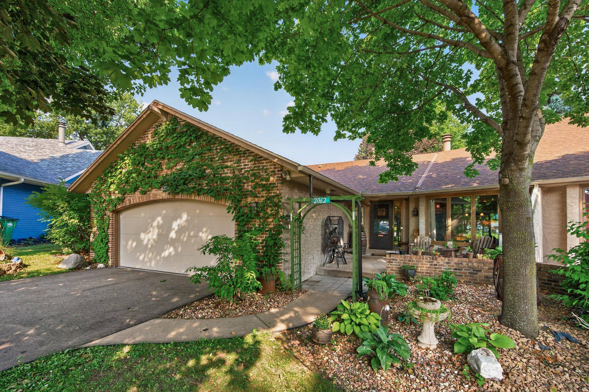2062 28th AVE NW, New Brighton, MN 55112