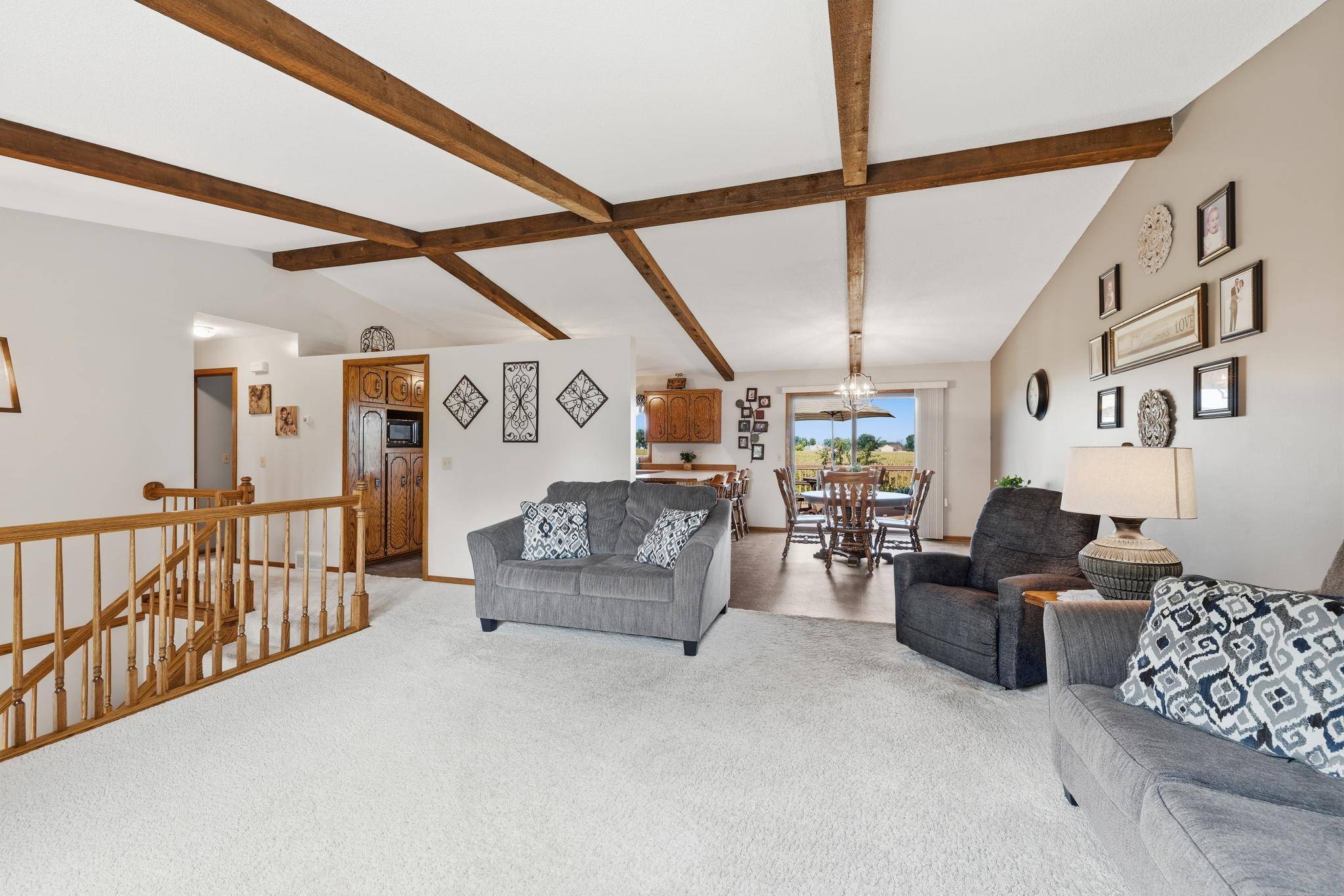 902 Park LN, Belle Plaine, MN 56011