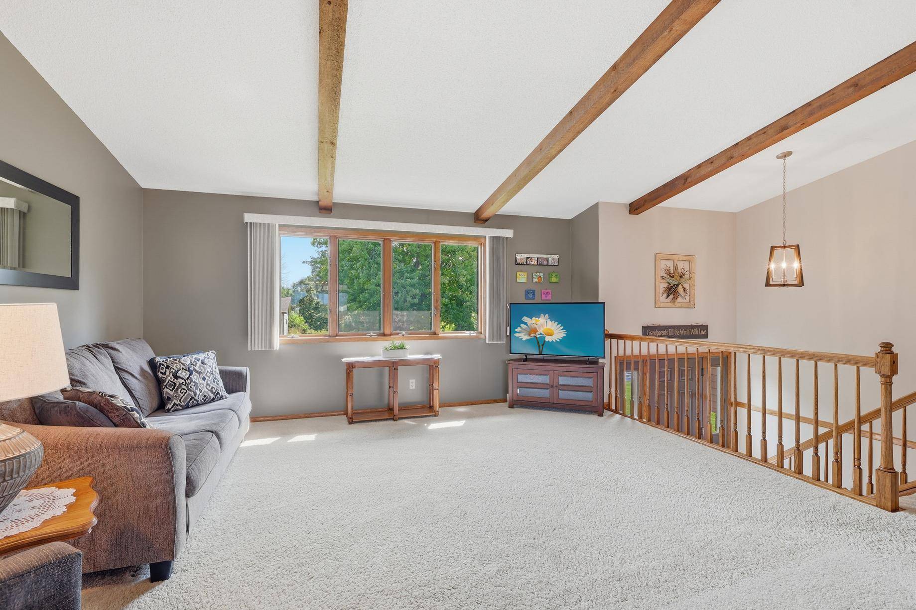 902 Park LN, Belle Plaine, MN 56011