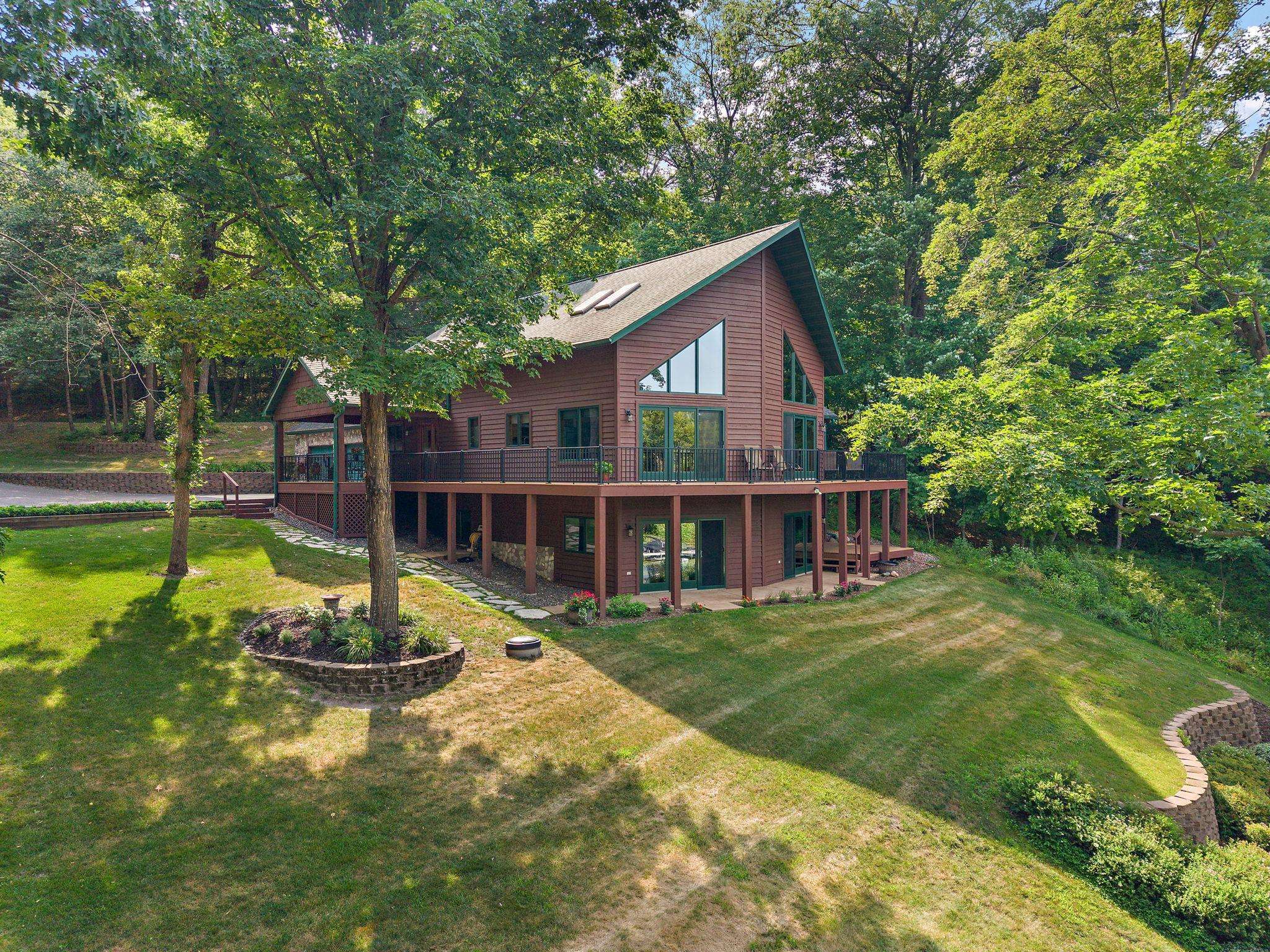 1383A Bay View DR, Saint Croix Falls, WI 54024